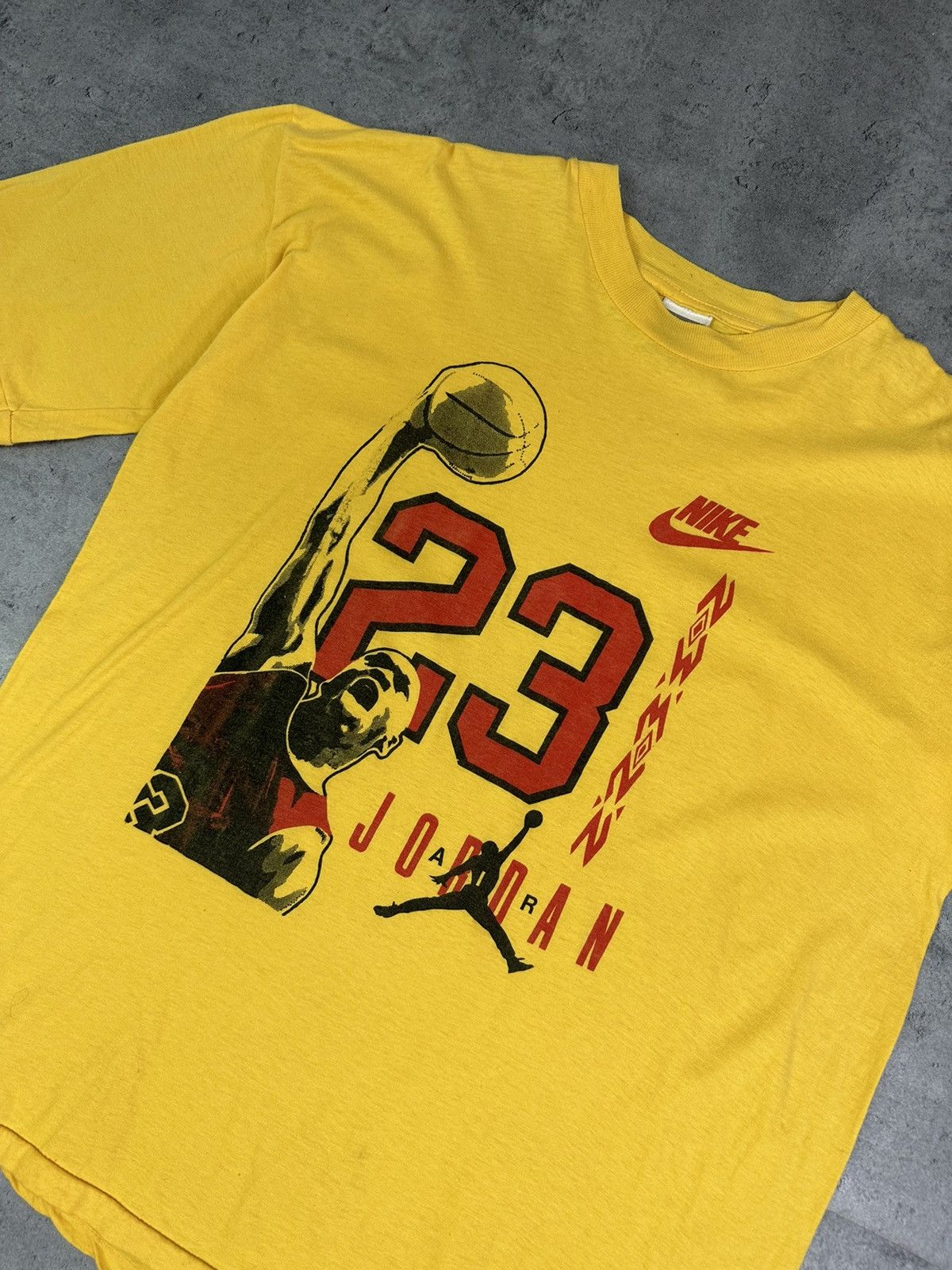 Jordan Brand × Nike × Vintage Jordan 23 Chicago bulls vintage T-shirt 80s 90s USA Size US M / EU 48-50 / 2 - 3 Thumbnail