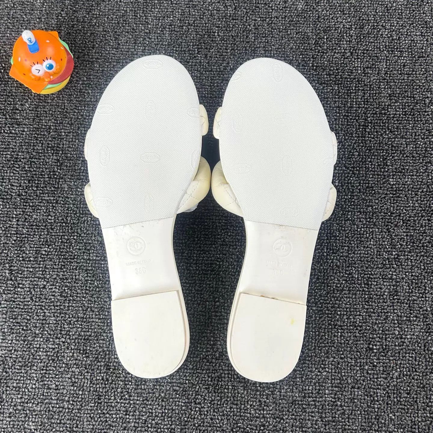 Chanel Chanel Baroque Pearl Slipper White Size 38 Size US 7.5 / IT 37.5 - 6 Thumbnail