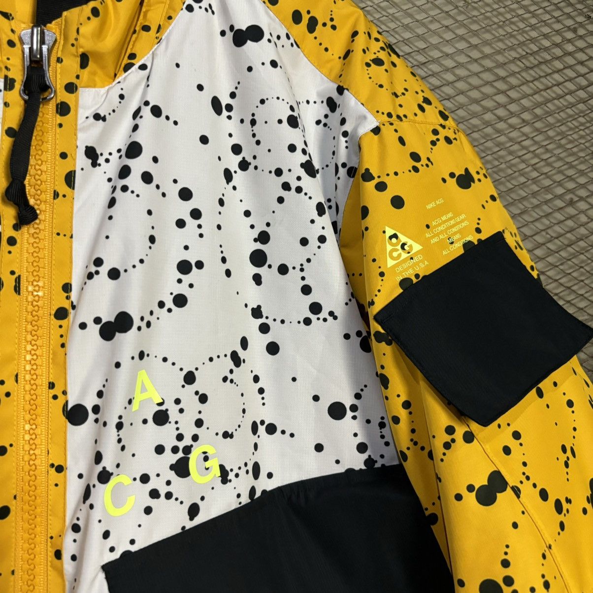 Nike ACG Nike ACG White and Yellow Errolson Hugh ACG Insulated Coat Size US XXL / EU 58 / 5 - 4 Thumbnail