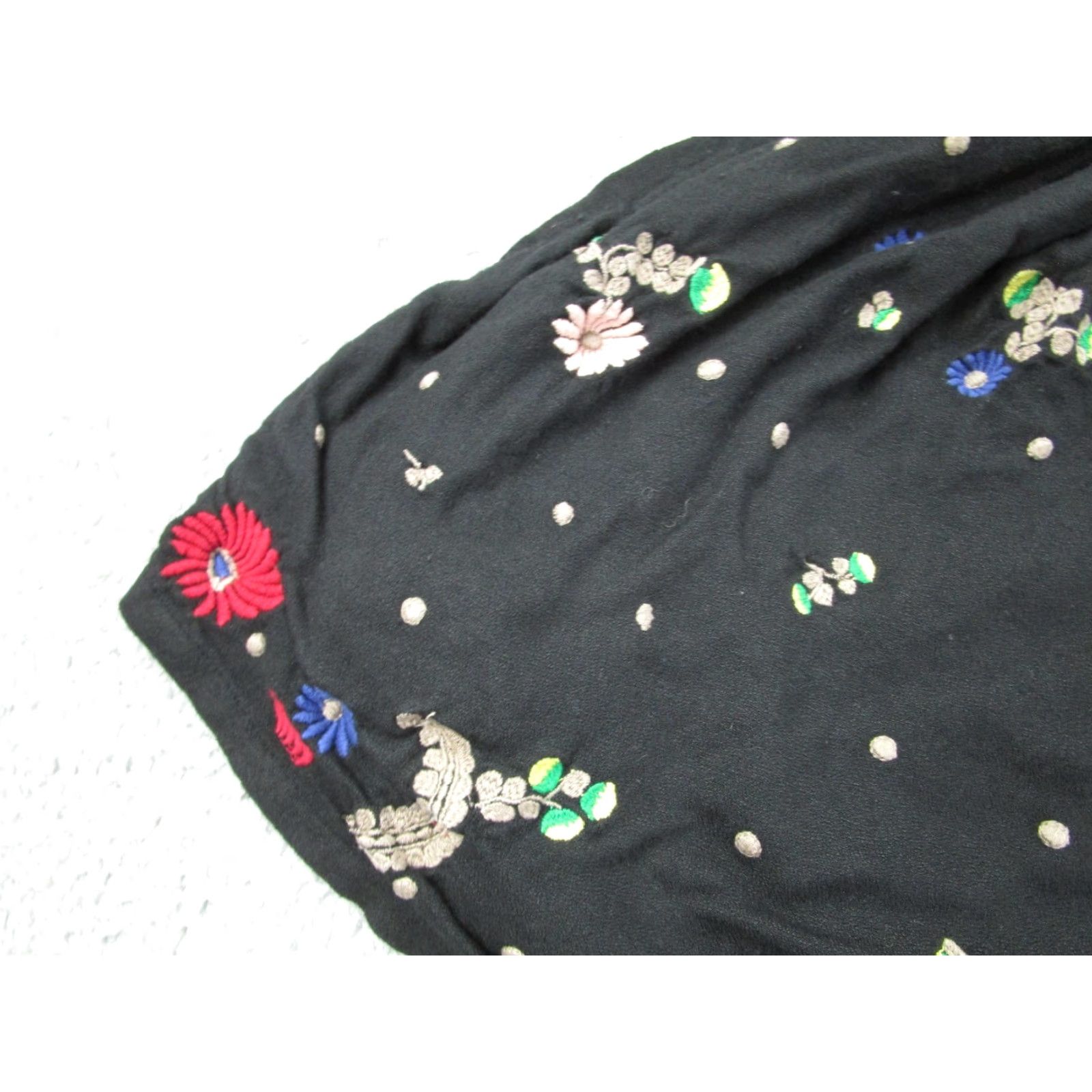 Antik Batik ANTIK BATIK Skirt Teens 14 Black Embroidered Floral Bohemian Skater Mid Rise Cotton Blend Size 36" / US 14 / IT 50 - 5 Thumbnail