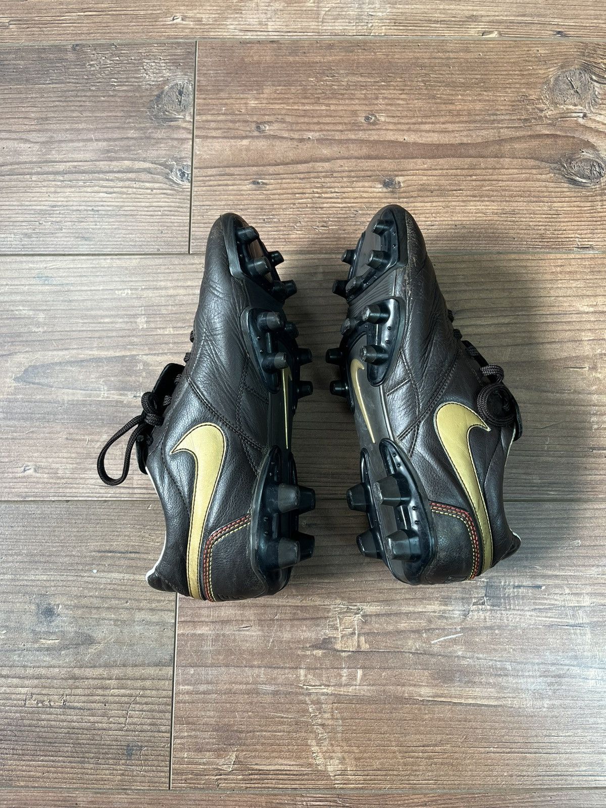 Nike × Vintage Vintage Nike Ronaldinho 10 Tiempo Leather Soccer Shoes Size US 7 / EU 40 - 4 Thumbnail
