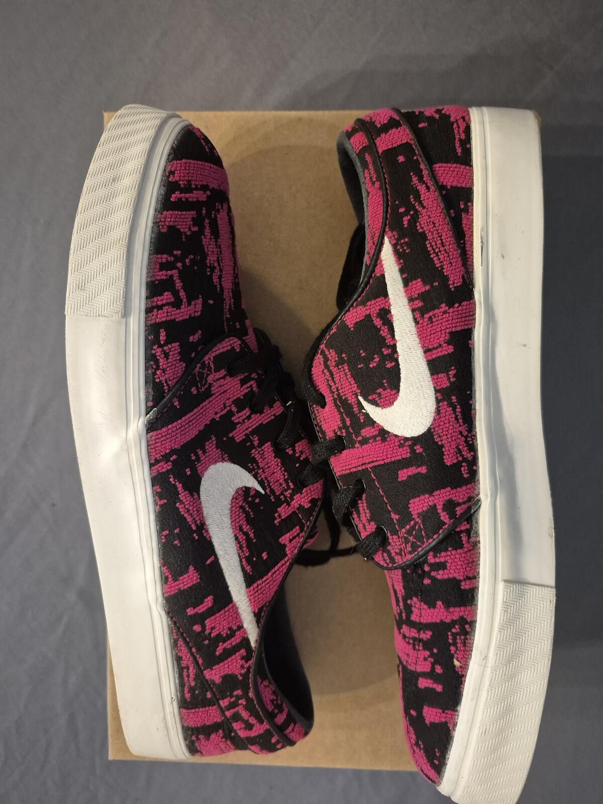 Nike Stefan Janoski Pink Tech Camo Size 10.5 Size US 10.5 / EU 43-44 - 2 Thumbnail
