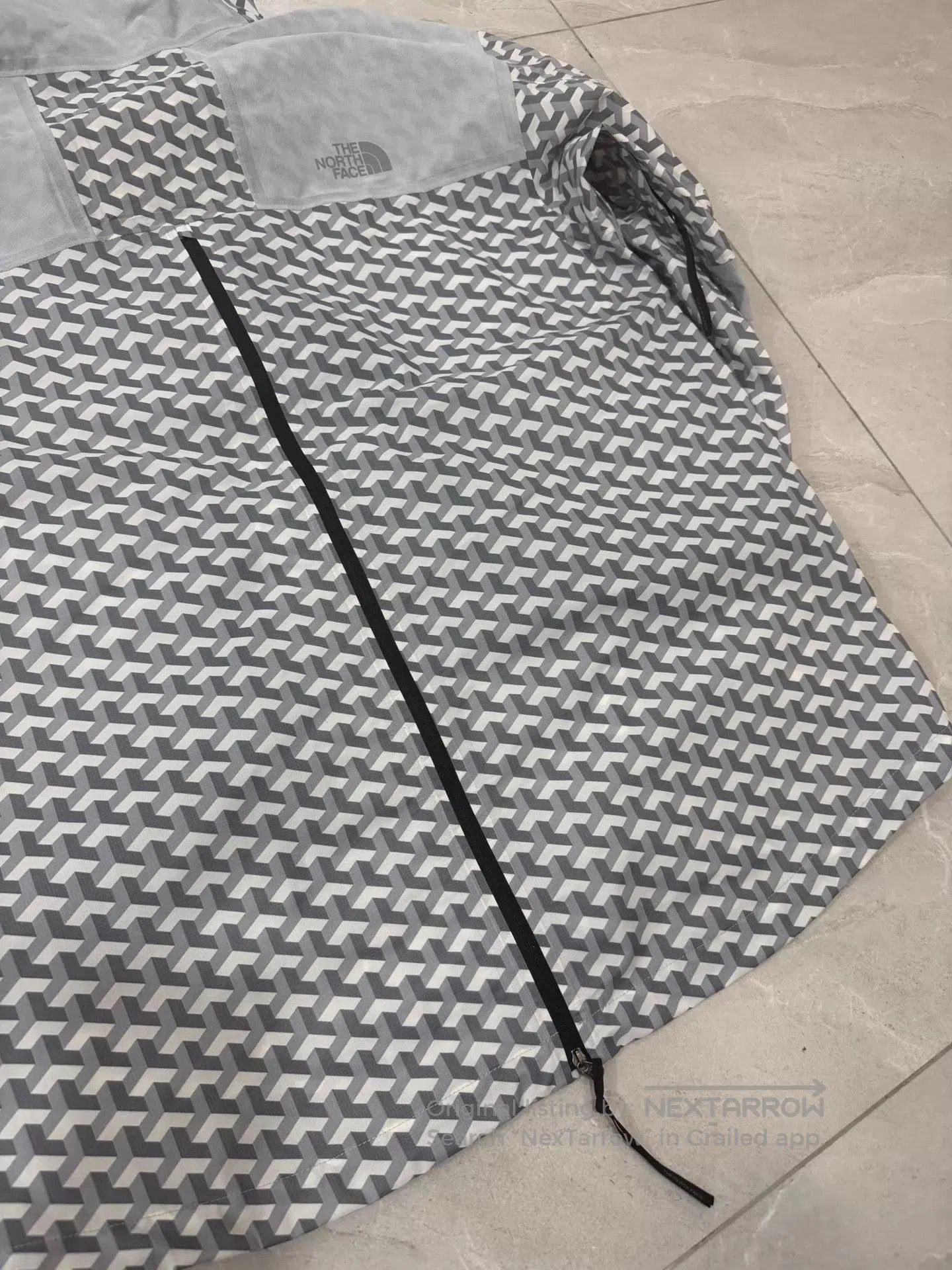 The North Face Gray Patterned Hooded Rain Jacket - Size S. Size US S / EU 44-46 / 1 - 6 Thumbnail