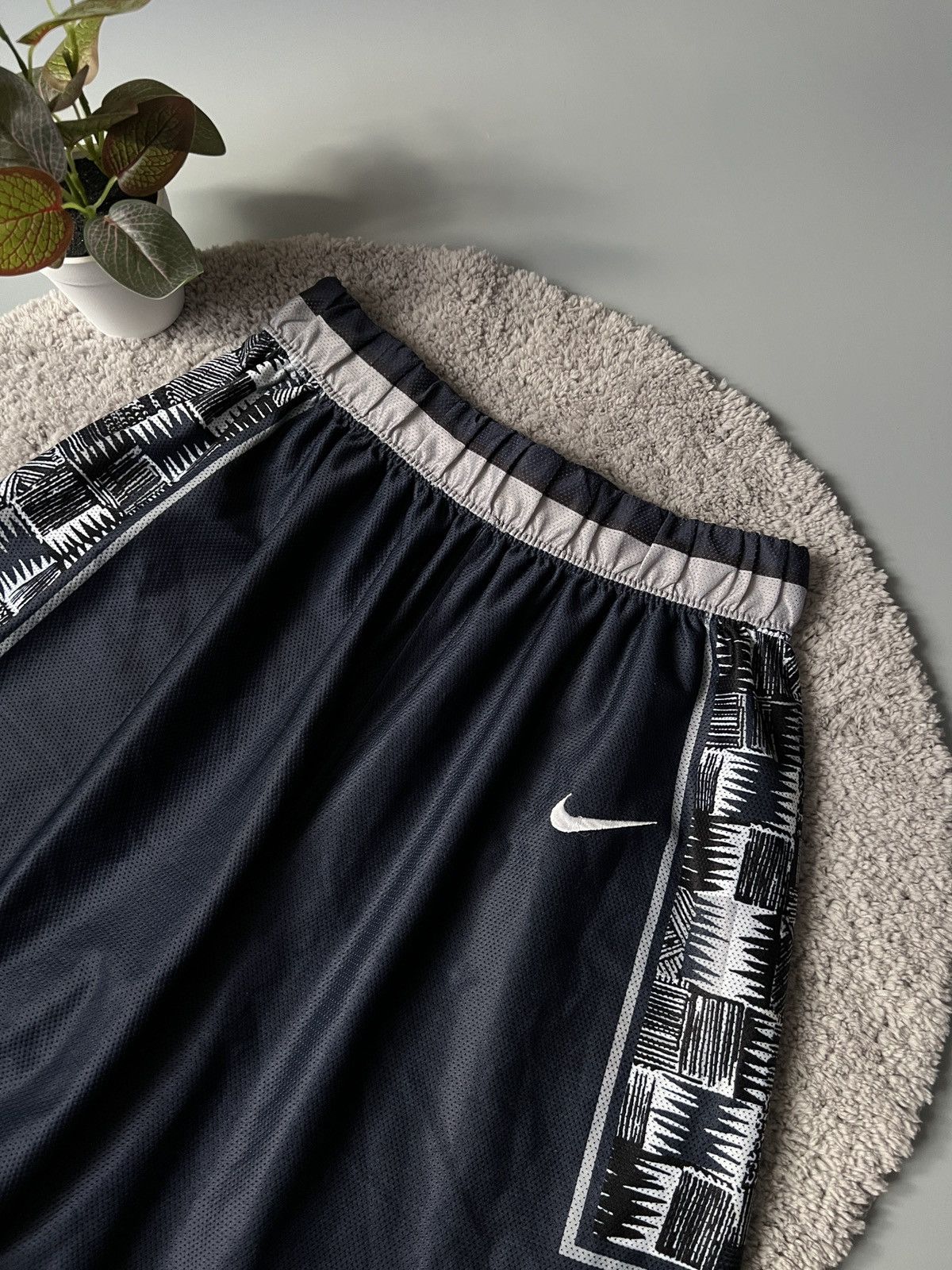 Nike × Vintage Vintage 00s Nike Shorts y2k Hype Rare Size US 32 / EU 48 - 2 Thumbnail