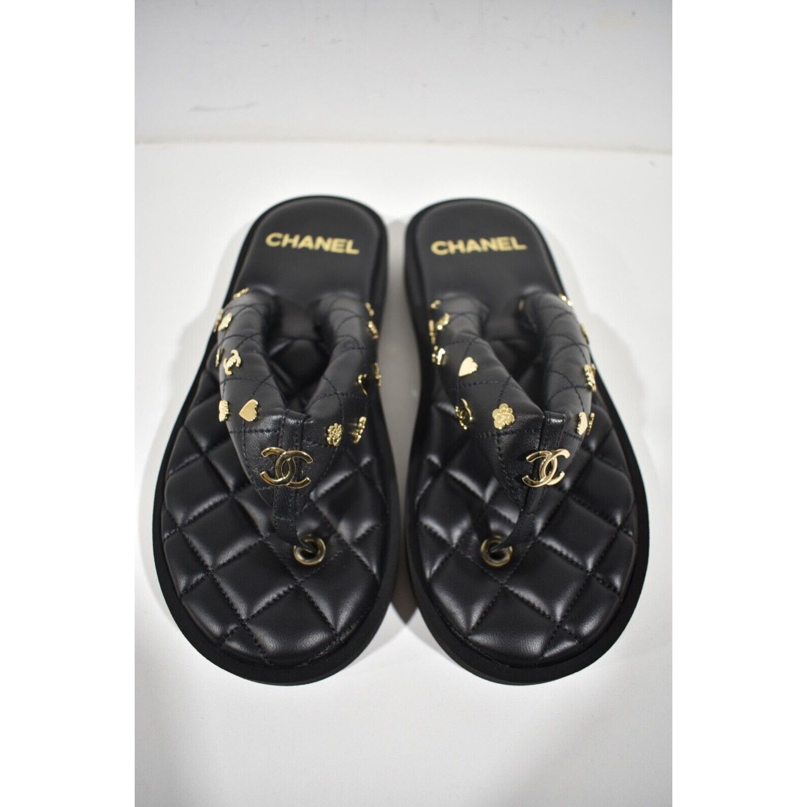 Chanel Chanel 23P Black Quilted Charms Padded Pool Thong Logo Size US 7.5 / IT 37.5 - 7 Thumbnail