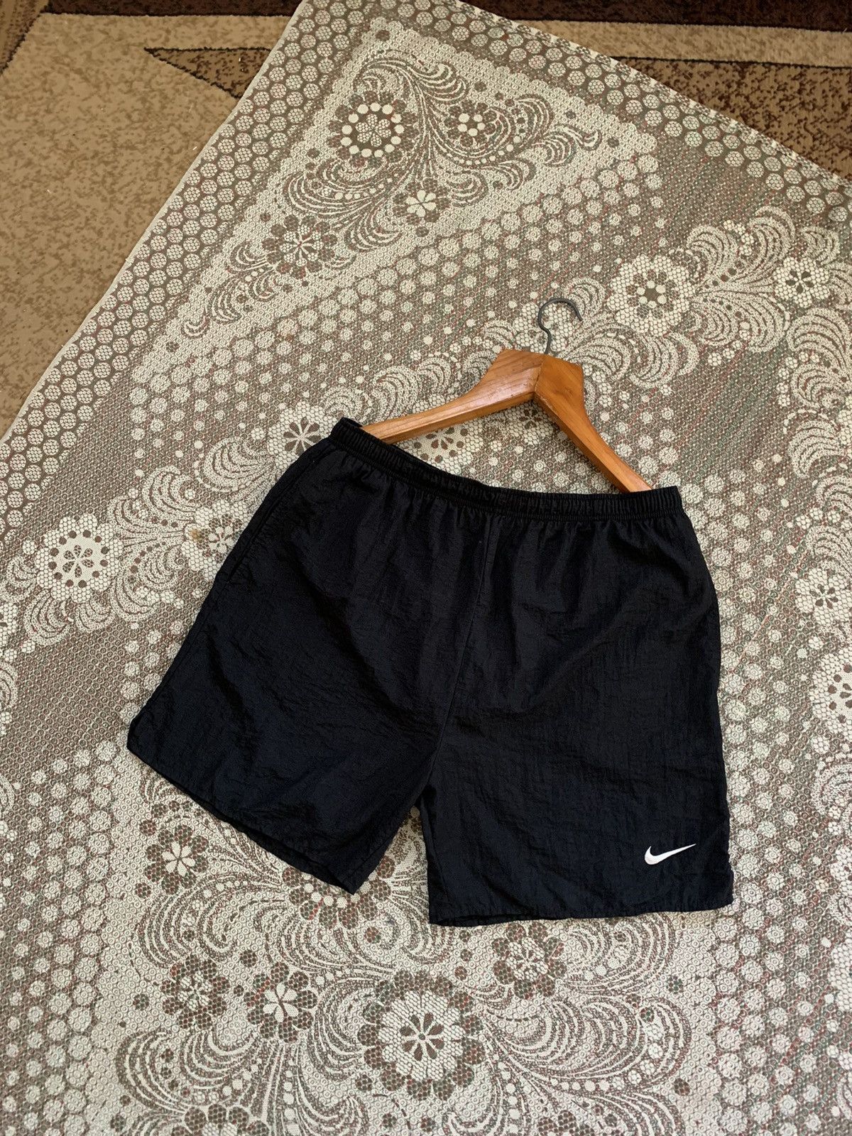 Nike × Vintage Nike vintage nylon shorts Size US 40 / EU 56 - 1 Thumbnail