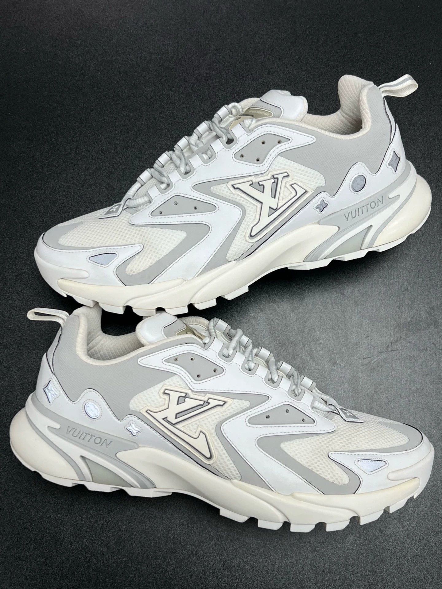 Louis Vuitton lv runner tatic sneakers in white and gray Size US 11 / EU 44 - 4 Thumbnail