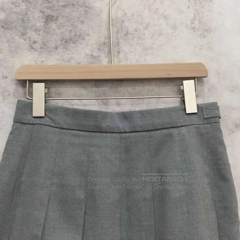 Thom Browne Thom Browne Pleated Skirt in Gray . Size 30" / US 8 / IT 44 - 3 Thumbnail