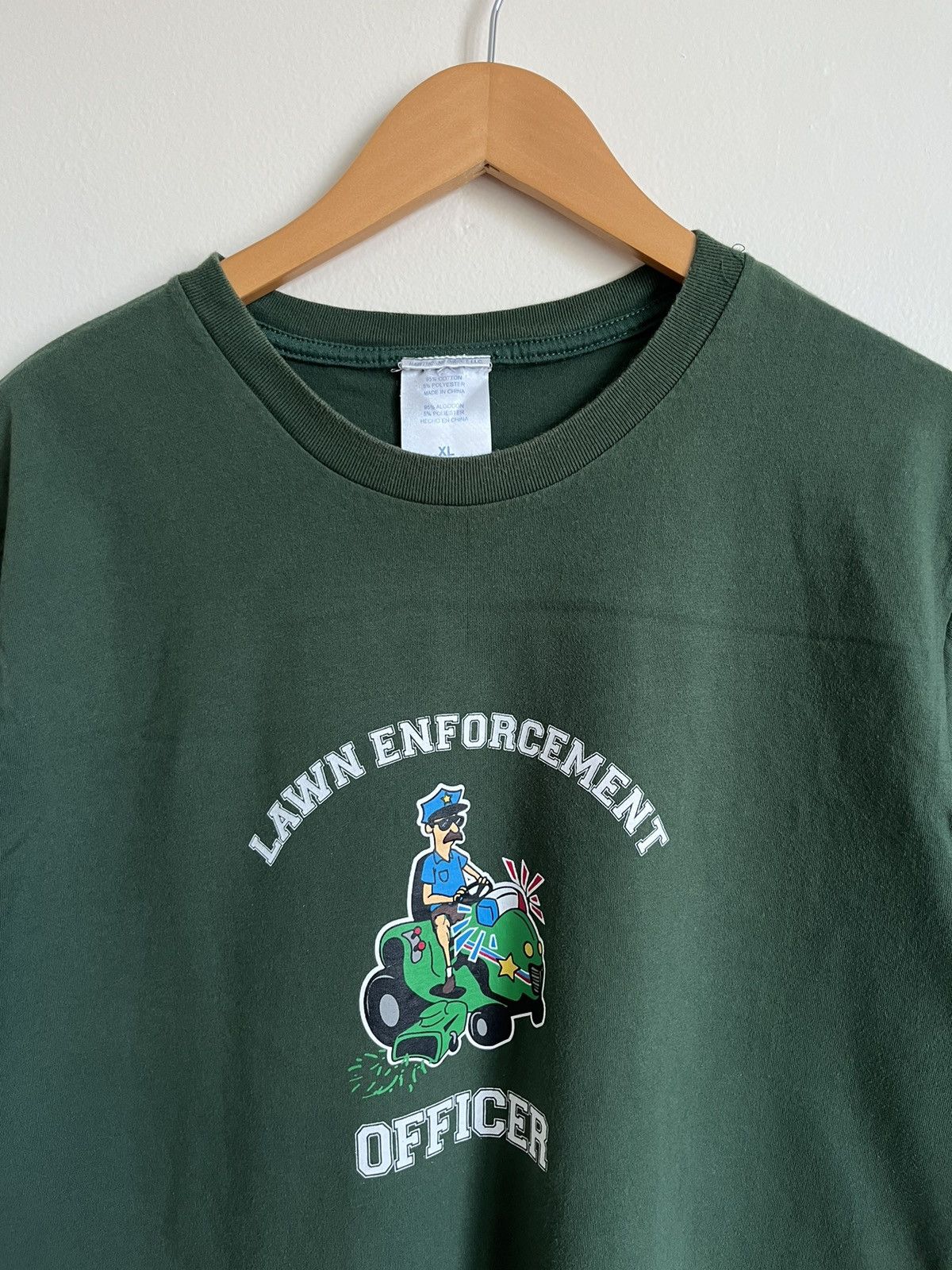 Vintage Vintage Y2K Lawn Enforcement Officer Humor T-Shirt Size US XL / EU 56 / 4 - 2 Thumbnail