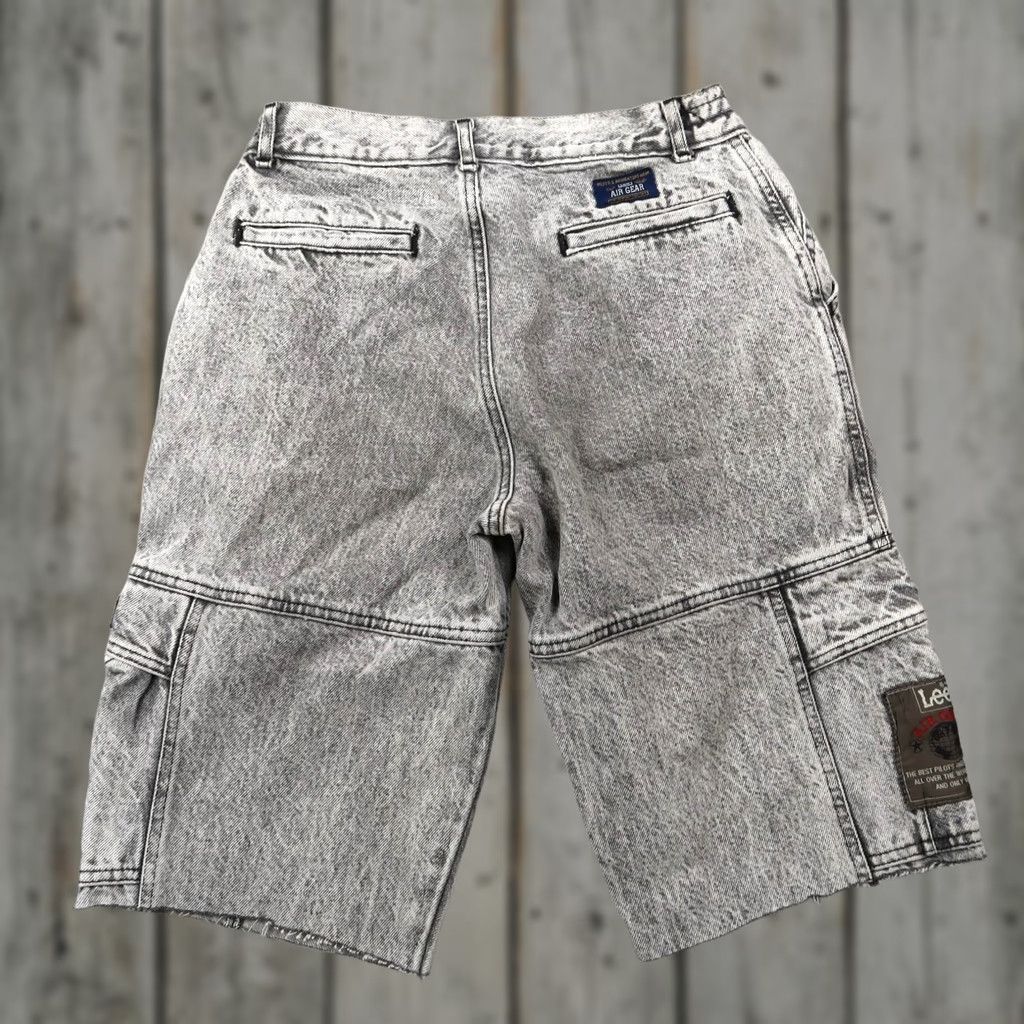 Lee VTG 80s Lee Air Gear Denim Shorts Gray Size 26 Acid Wash Pockets 5-Pocket Preppy Vintage Unisex Adults Mens Womens Size US 26 / EU 42 - 1 Thumbnail