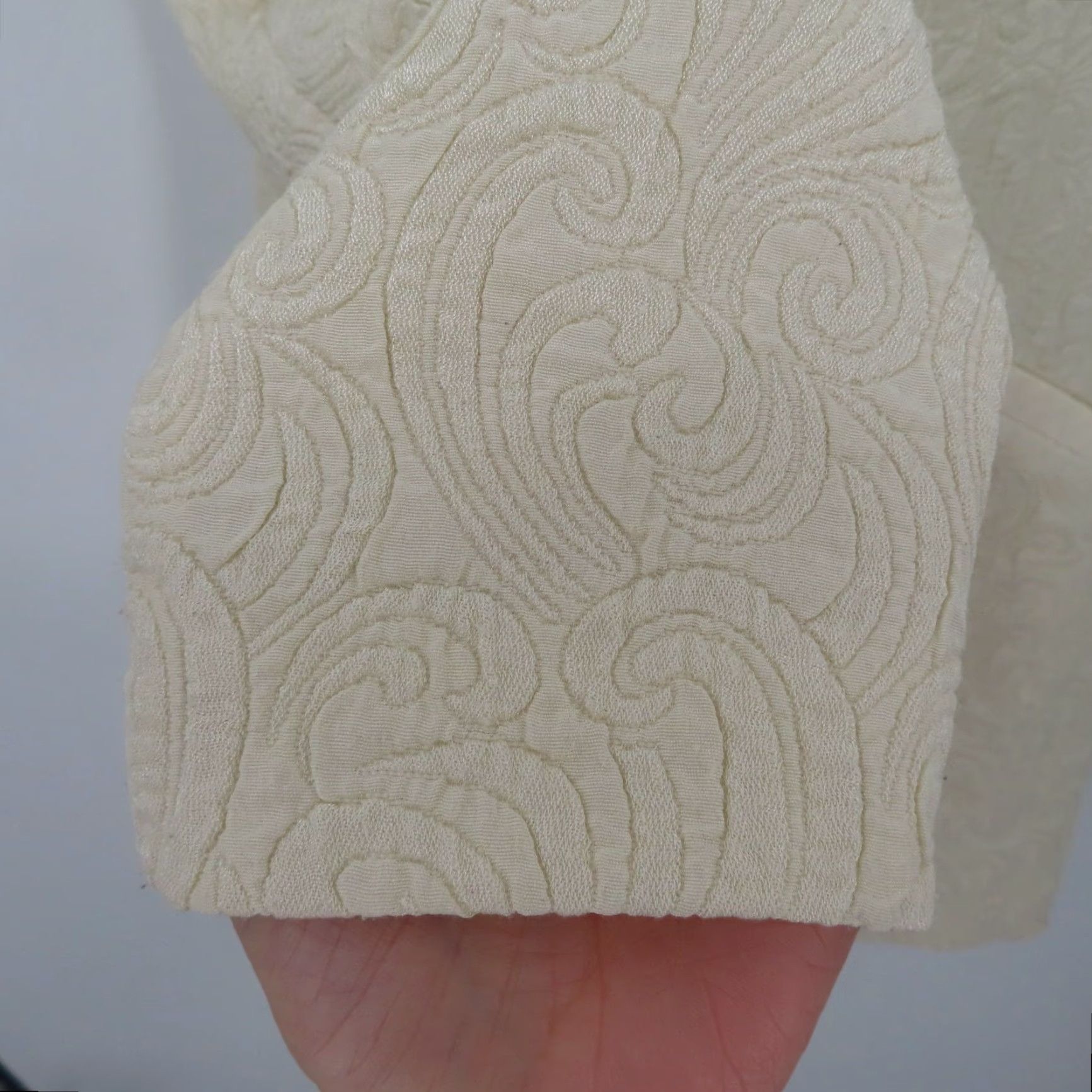 Vintage Le Suit Women Jacket Ivory Cream Damask Scroll Long Collared Coat Formal Business Casual Party/Cocktail Workwear Size M / US 6-8 / IT 42-44 - 4 Thumbnail
