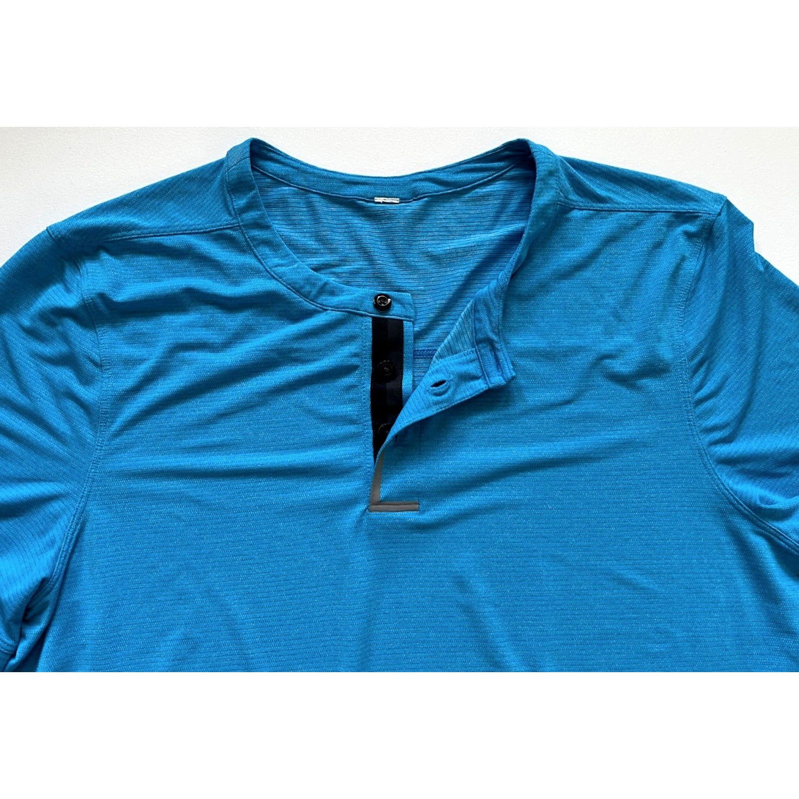 Lululemon Lululemon Men’s Short Sleeve Henley Shirt Blue M Shirt Mens XS? Size US M / EU 48-50 / 2 - 4 Thumbnail