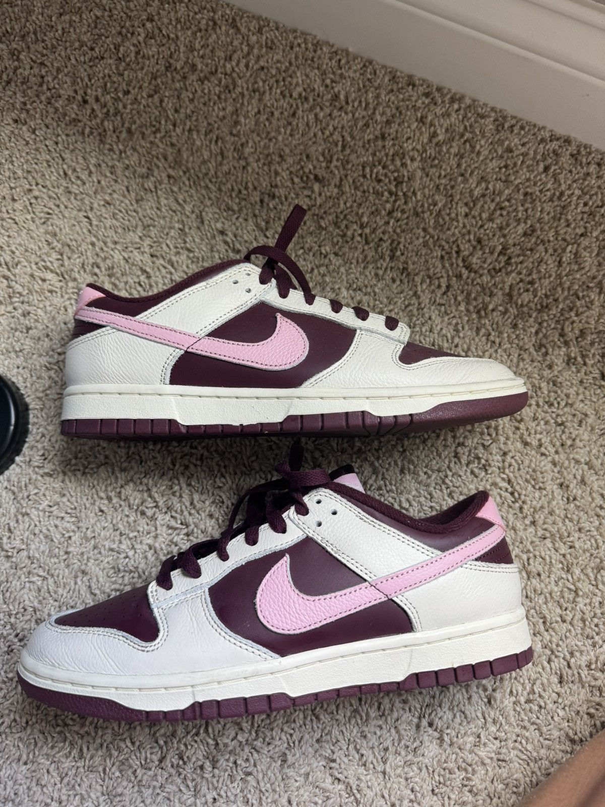 Nike Dunk Low Retro “Valentines day 2023” Size US 8.5 / EU 41-42 - 1 Thumbnail