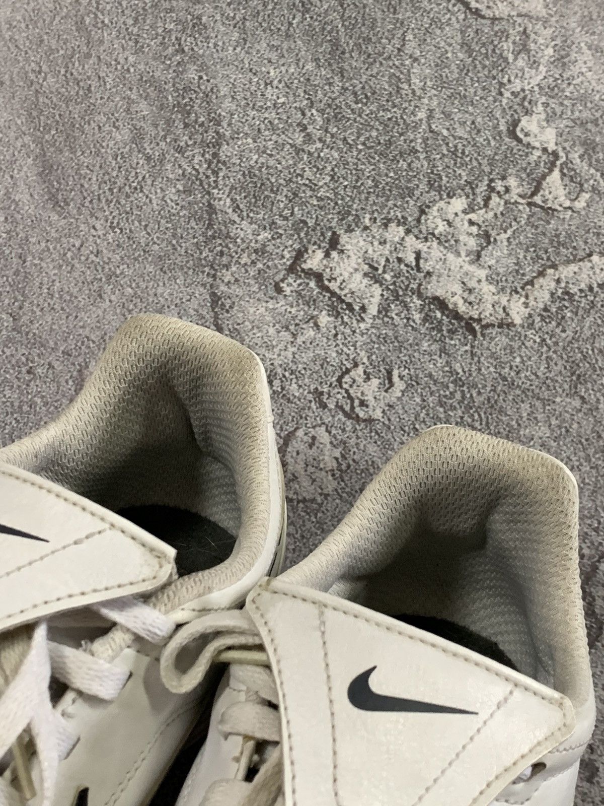 Nike 2009 Nike Tiempo Natural II Leather Futsal Shoes Size EU 43 Size US 9 / EU 42 - 12 Thumbnail