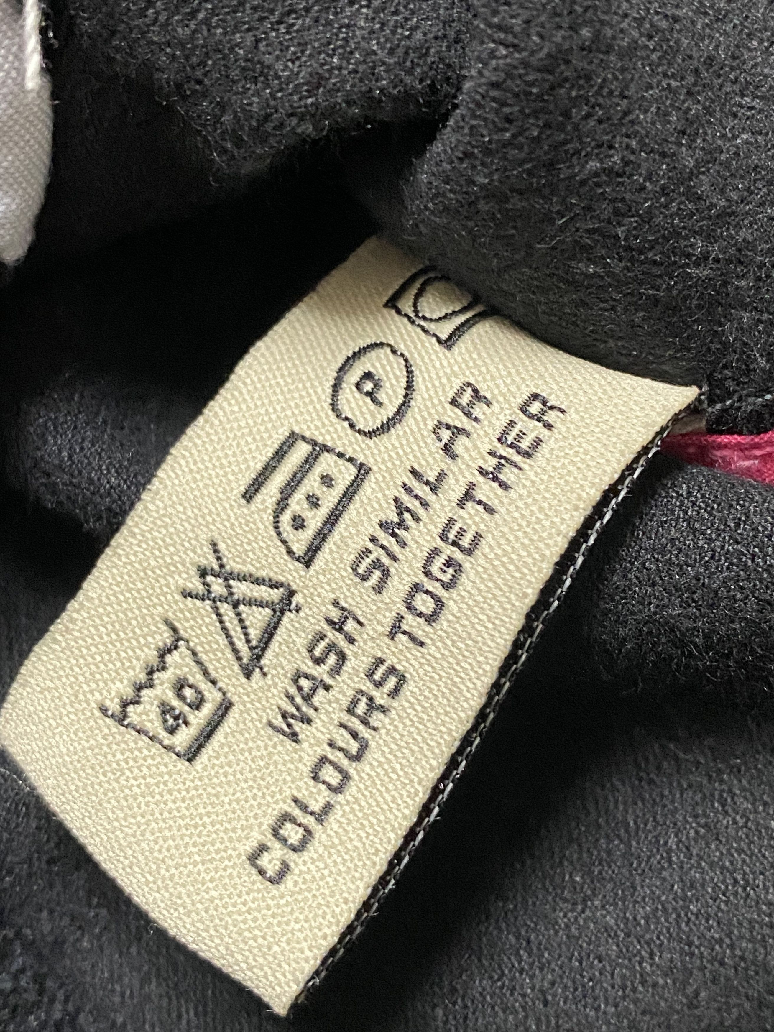 Diesel × Vintage Vintage Diesel Black Velvet Blazer – Early 2000s Size S / US 4 / IT 40 - 5 Thumbnail