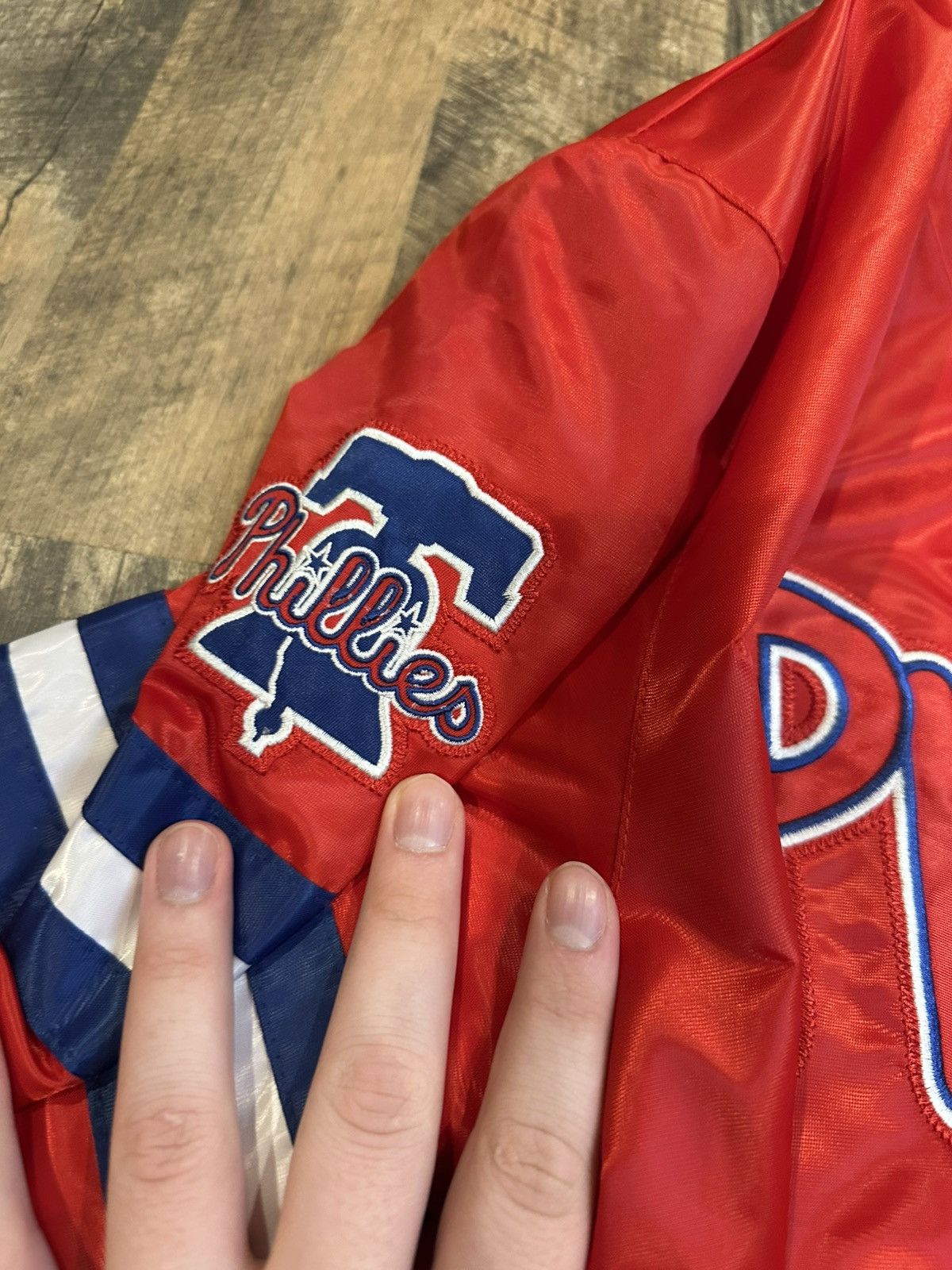 Starter NEW Starter Phillies Satin Varsity Bomber Jacket MLB Size US S / EU 44-46 / 1 - 7 Thumbnail