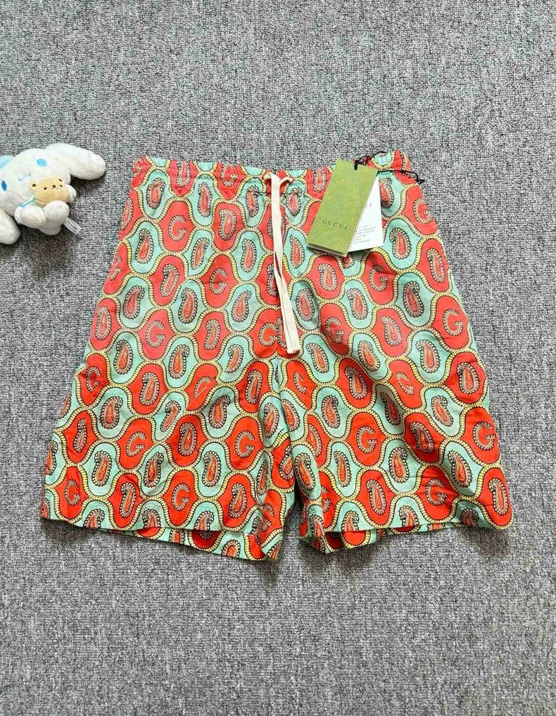 Gucci Gucci Size 45 Paisley Red and Green Cashew Flower Shorts 25 Size US 32 / EU 48 - 1 Thumbnail