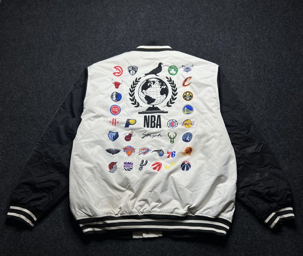 NBA VTG NBA X STAPLES ALL TEAMS FULL VERSITY BOMBER JACKET 2XL Size US XL / EU 56 / 4 - 15 Thumbnail
