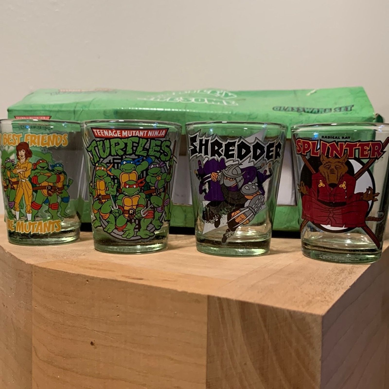 Vintage BNIB 2015 4 Teenage Mutant Ninja Turtle shot glasses Size ONE SIZE - 1 Thumbnail