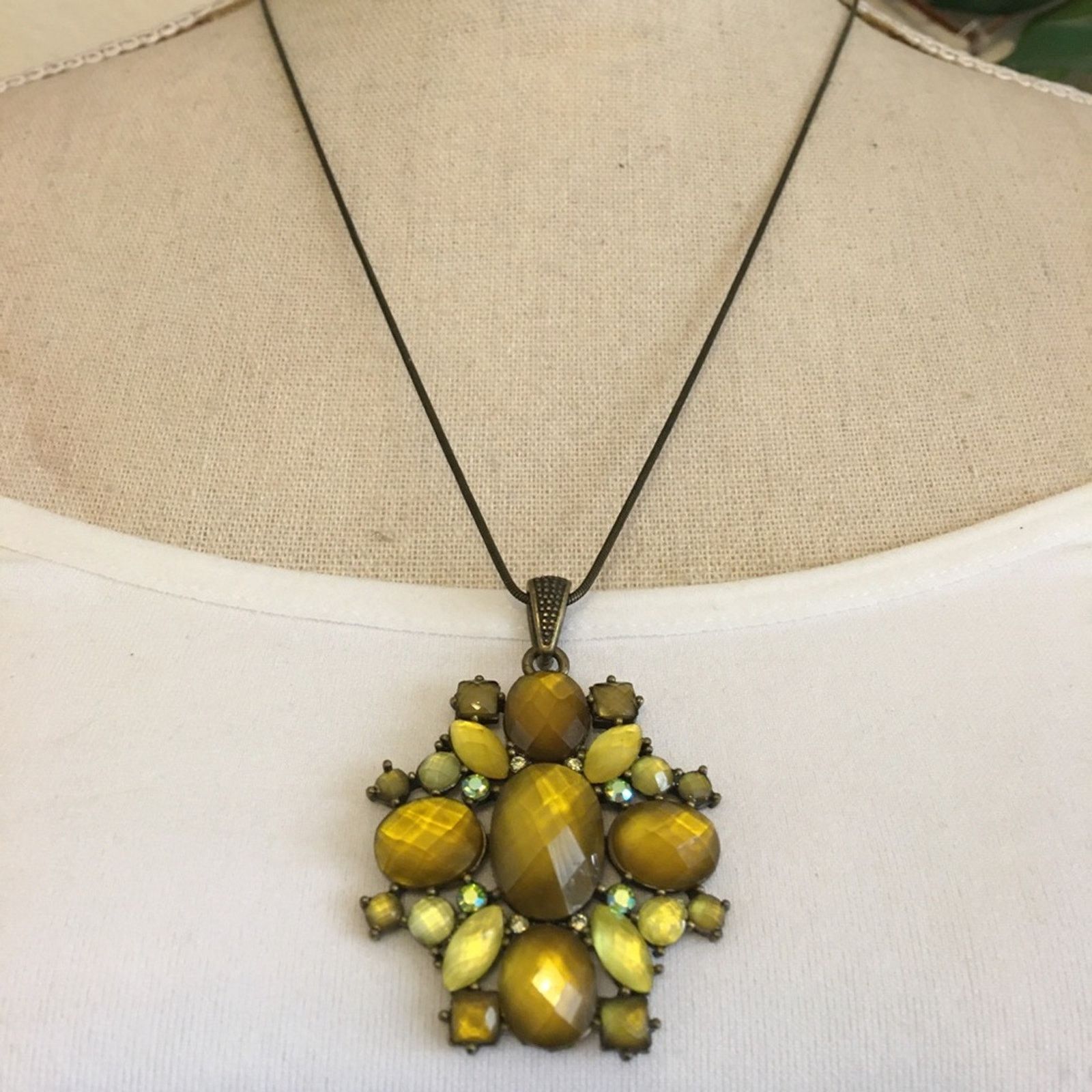 Jewelry Brass tone glass gem covered medallion necklace Size ONE SIZE - 1 Thumbnail