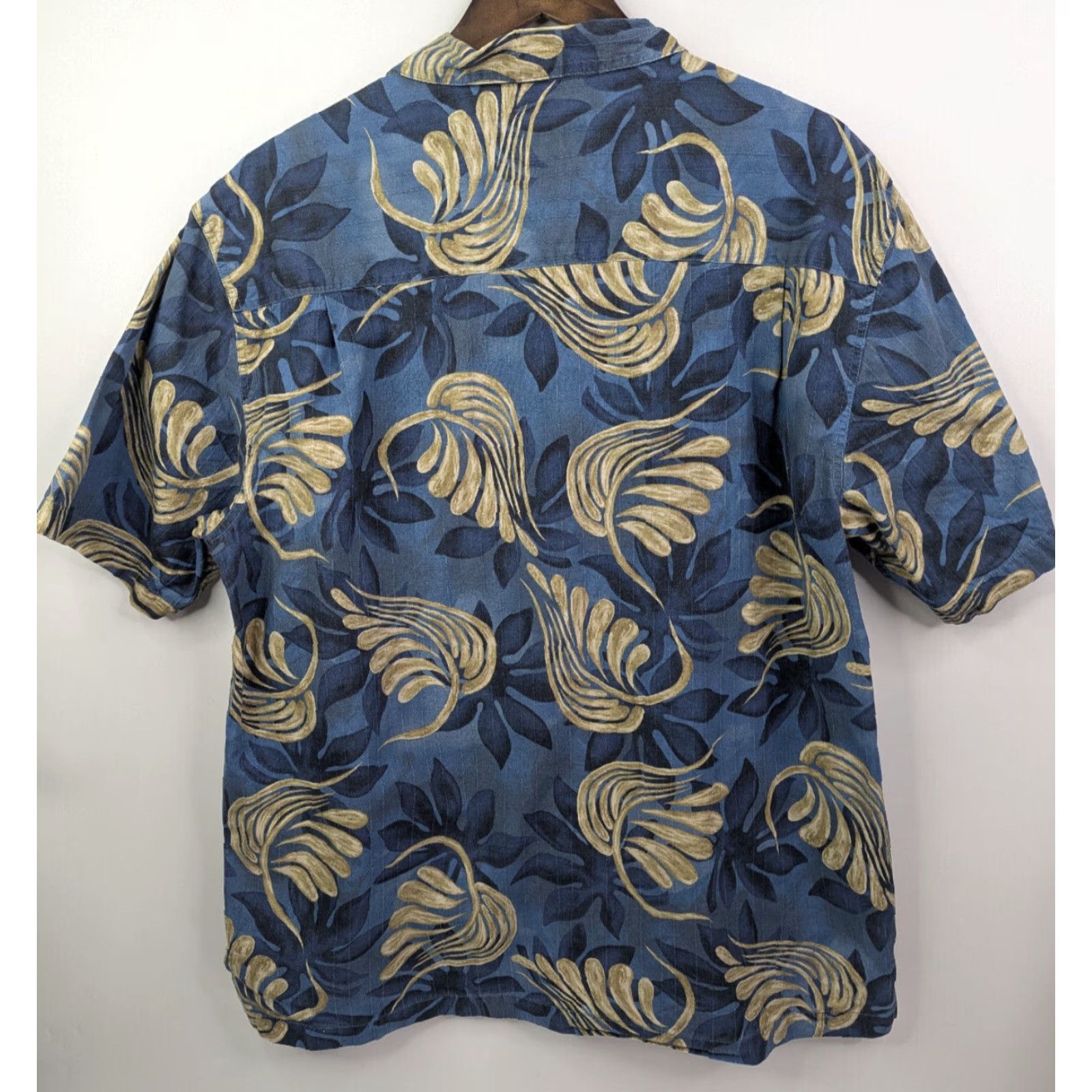 Quiksilver QuikSilver Shirt Men XL Button Short Sleeve Floral Tropical Hawaiian Comfort Fit Blue Casual Beach 90s? Size US XL / EU 56 / 4 - 2 Thumbnail
