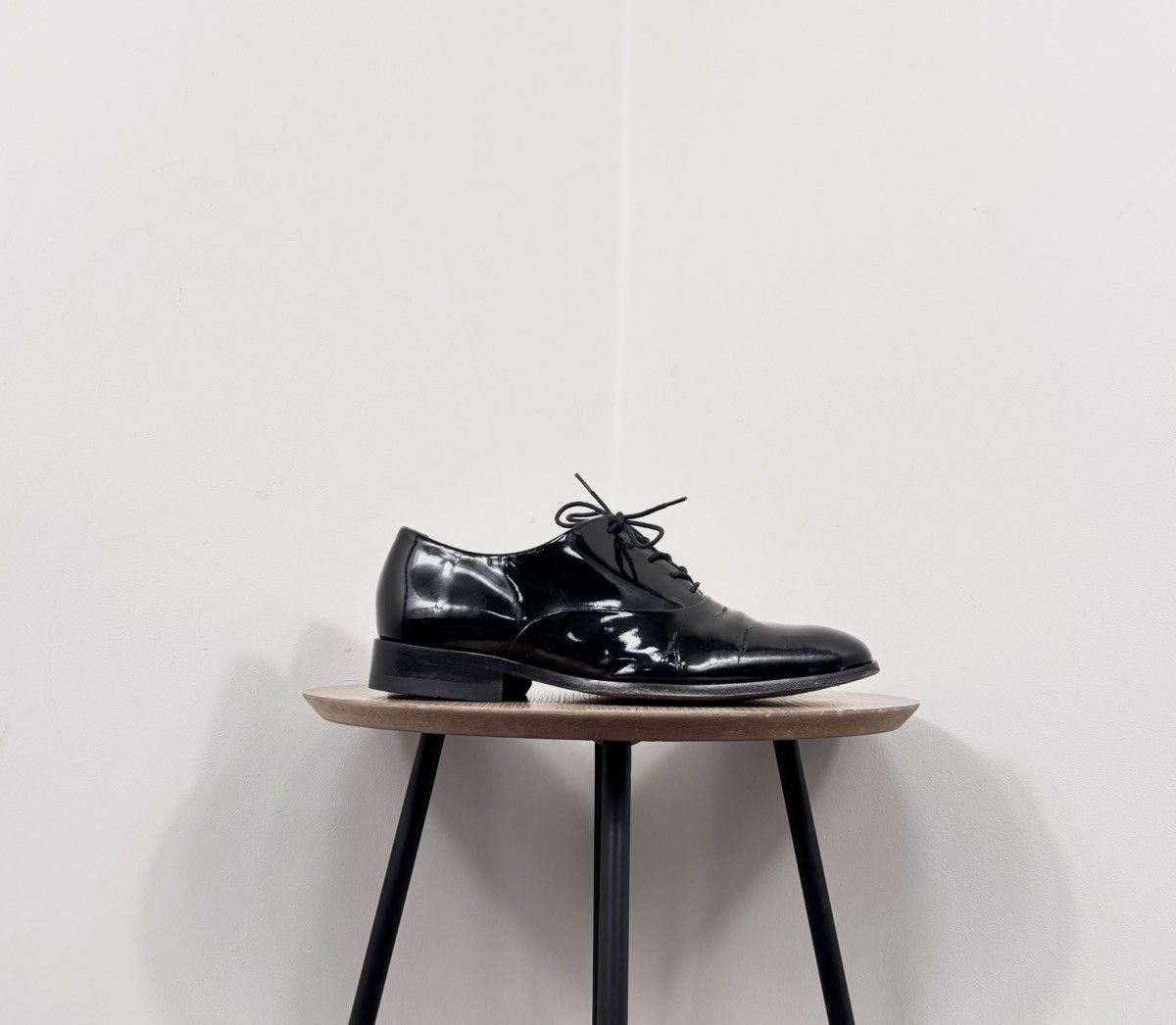 Loake Loake Lifestyle Men’s Black Patent Leather Dress Shoes Size US 9.5 / EU 42-43 - 2 Thumbnail