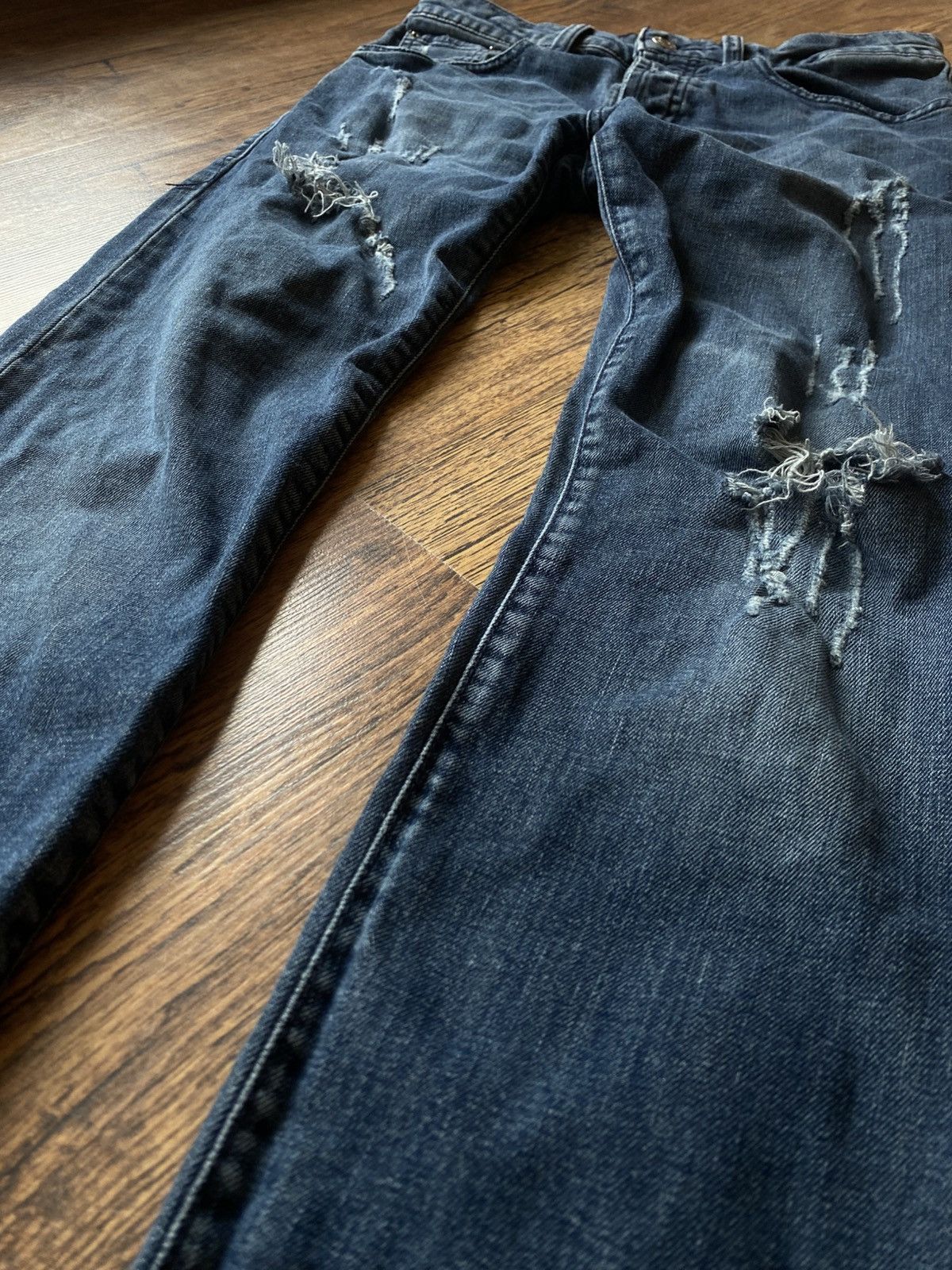 Takeshy Kurosawa Takeshy Kurosawa distressed jeans slim-fit Size US 30 / EU 46 - 2 Thumbnail