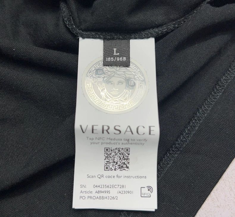Versace Versace Medusa patterned pullover short-sleeved T-shirt Size US L / EU 52-54 / 3 - 3 Thumbnail