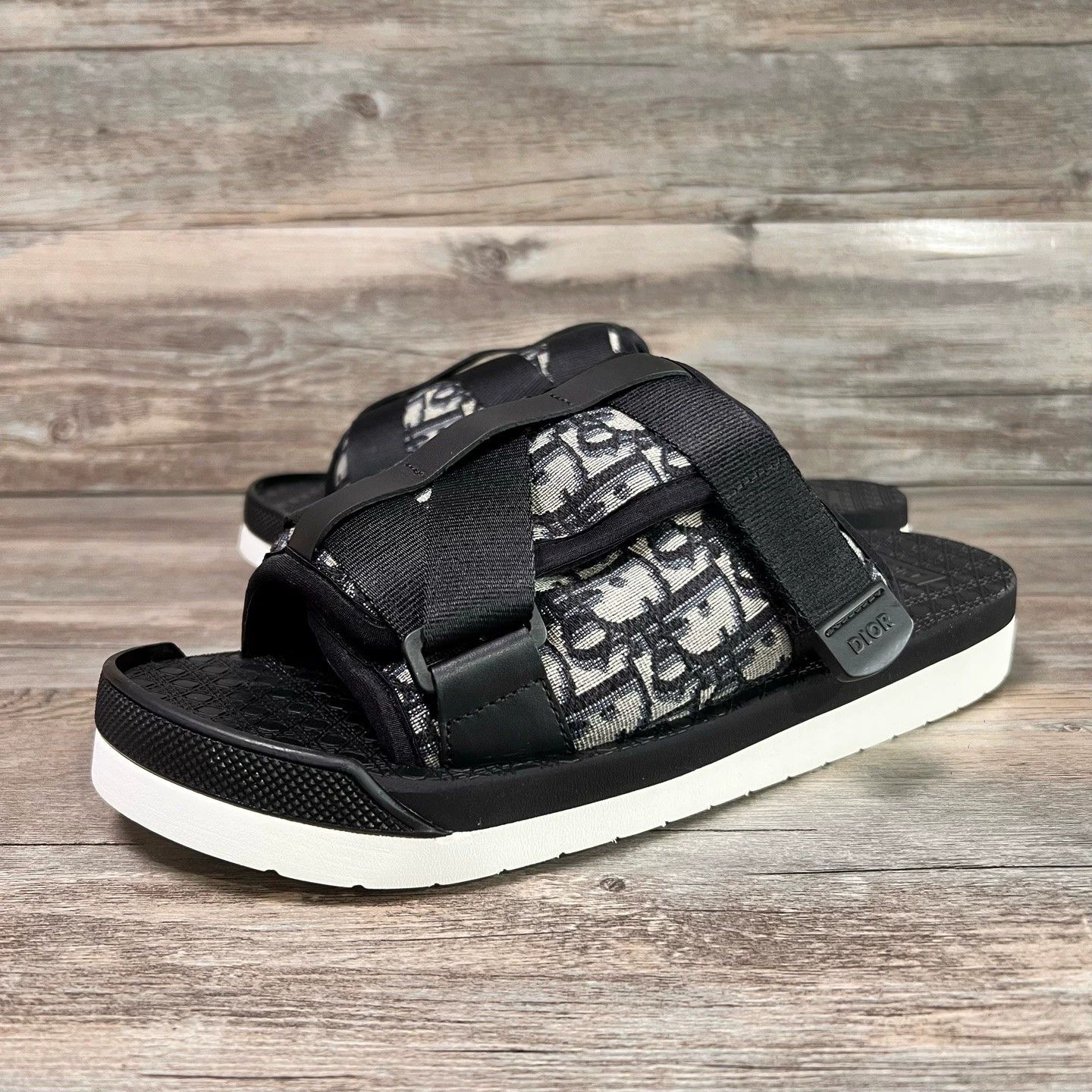 Dior Dior alpha oblique slides size 42 | Grailed