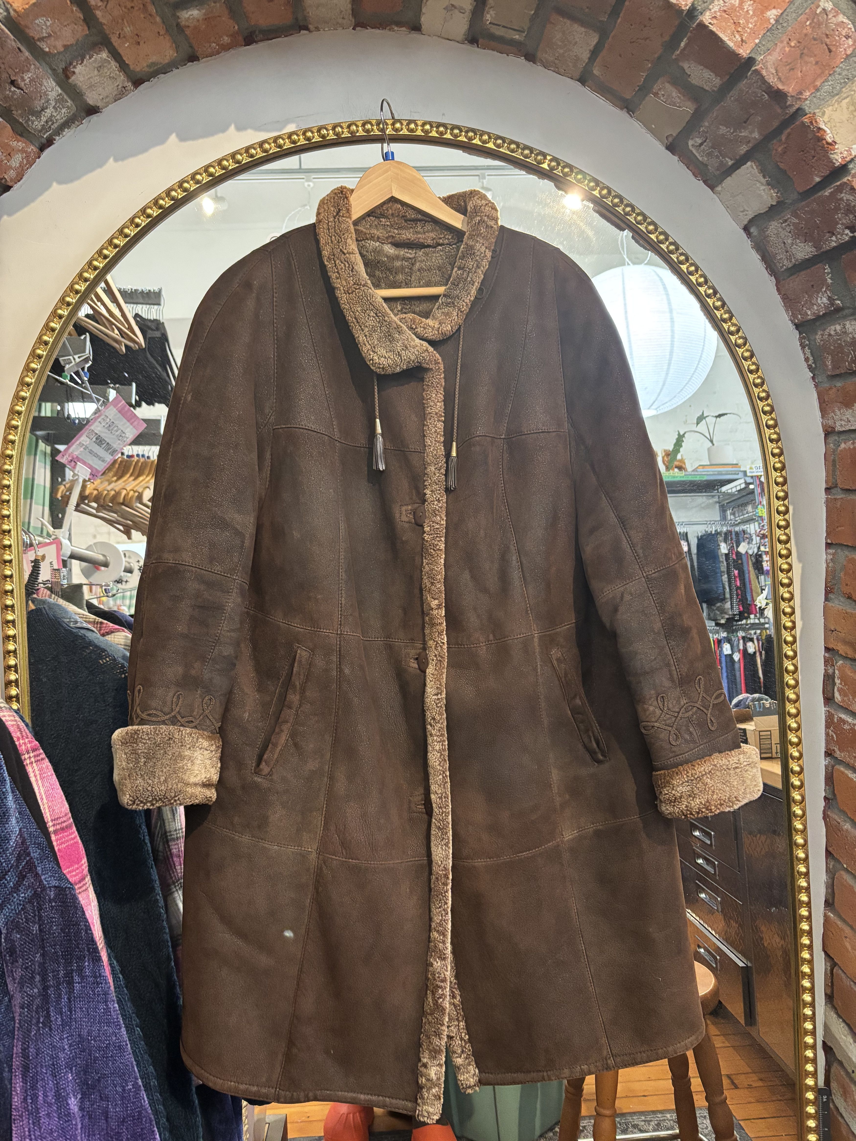 Other Hide Society vintage size 24 shearling coat Size 4XL / US 24-26 - 1 Thumbnail