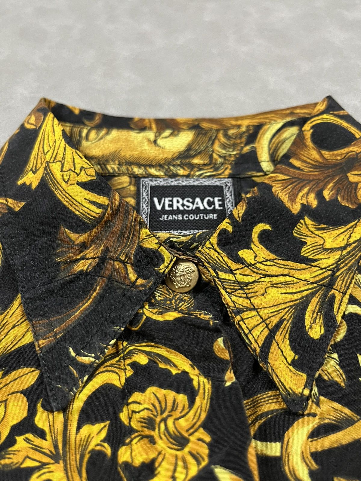 Versace Jeans Couture 90s Versace baroque silk Size US L / EU 52-54 / 3 - 7 Thumbnail