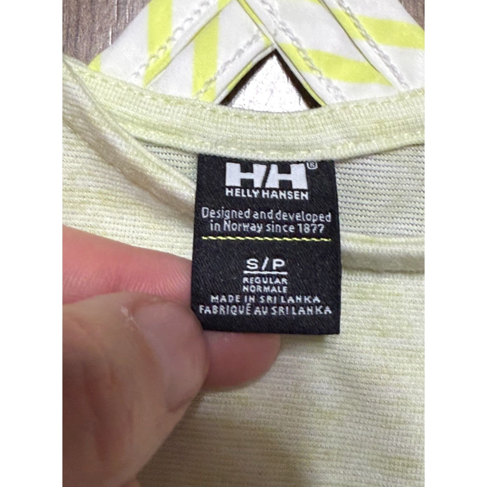 Helly Hansen VINTAGE? No — Helly Hansen Tank Top Women’s Small Yellow Back Cut-Out Racerback Shirt, Tank, Sleeveless, Cotton, Regular Fit, Casual, 3-season, Basic Size S / US 4 / IT 40 - 5 Thumbnail