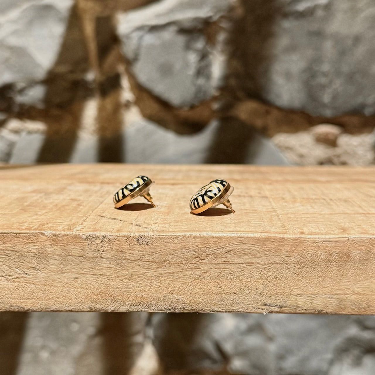 Chanel Chanel 2002 02P CC Logo Striped Round Stud Earrings Size ONE SIZE - 5 Thumbnail