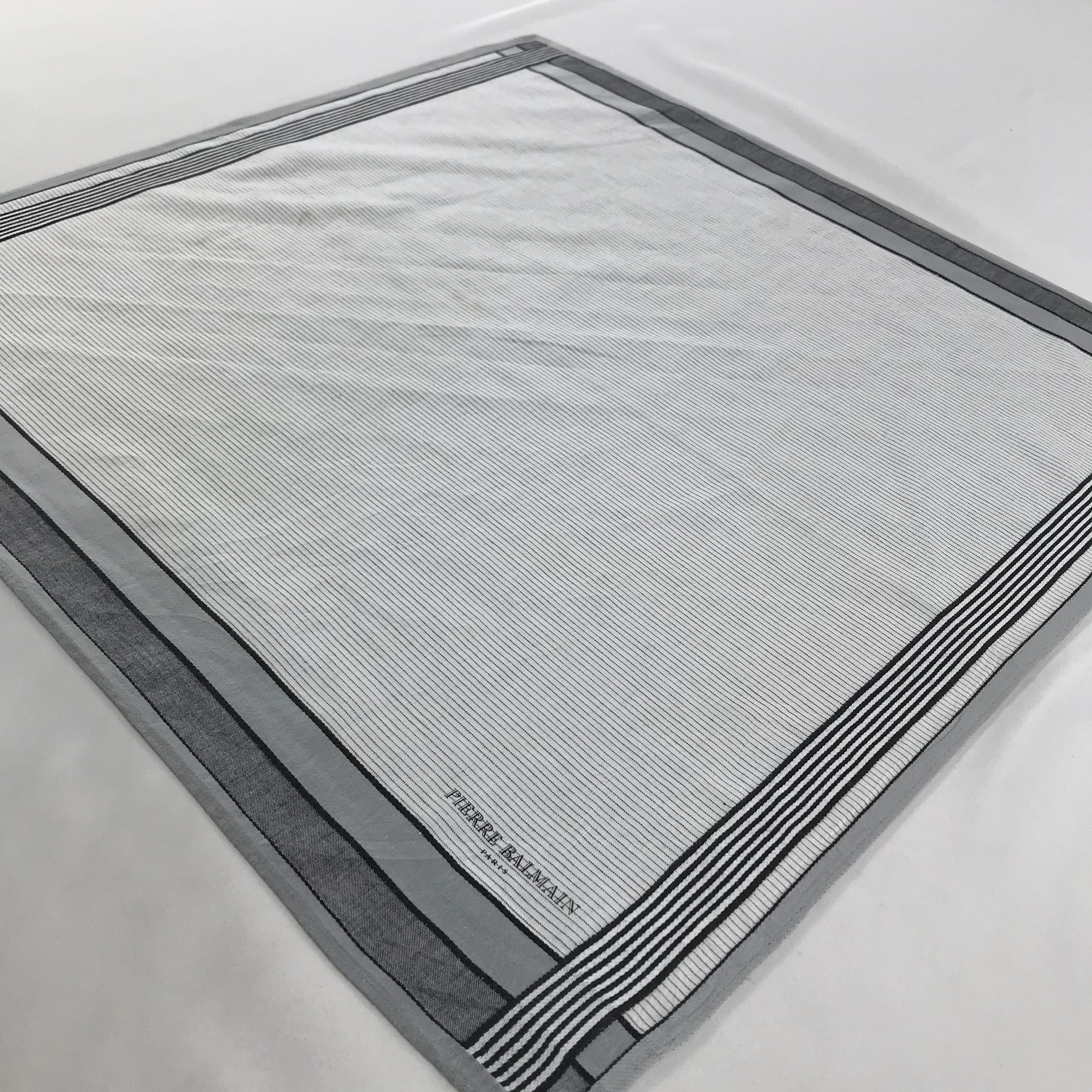 Pierre Balmain × Vintage Pierre Balmain Bandana / Handkerchief / Neckerchief - S1263 Size ONE SIZE - 2 Thumbnail