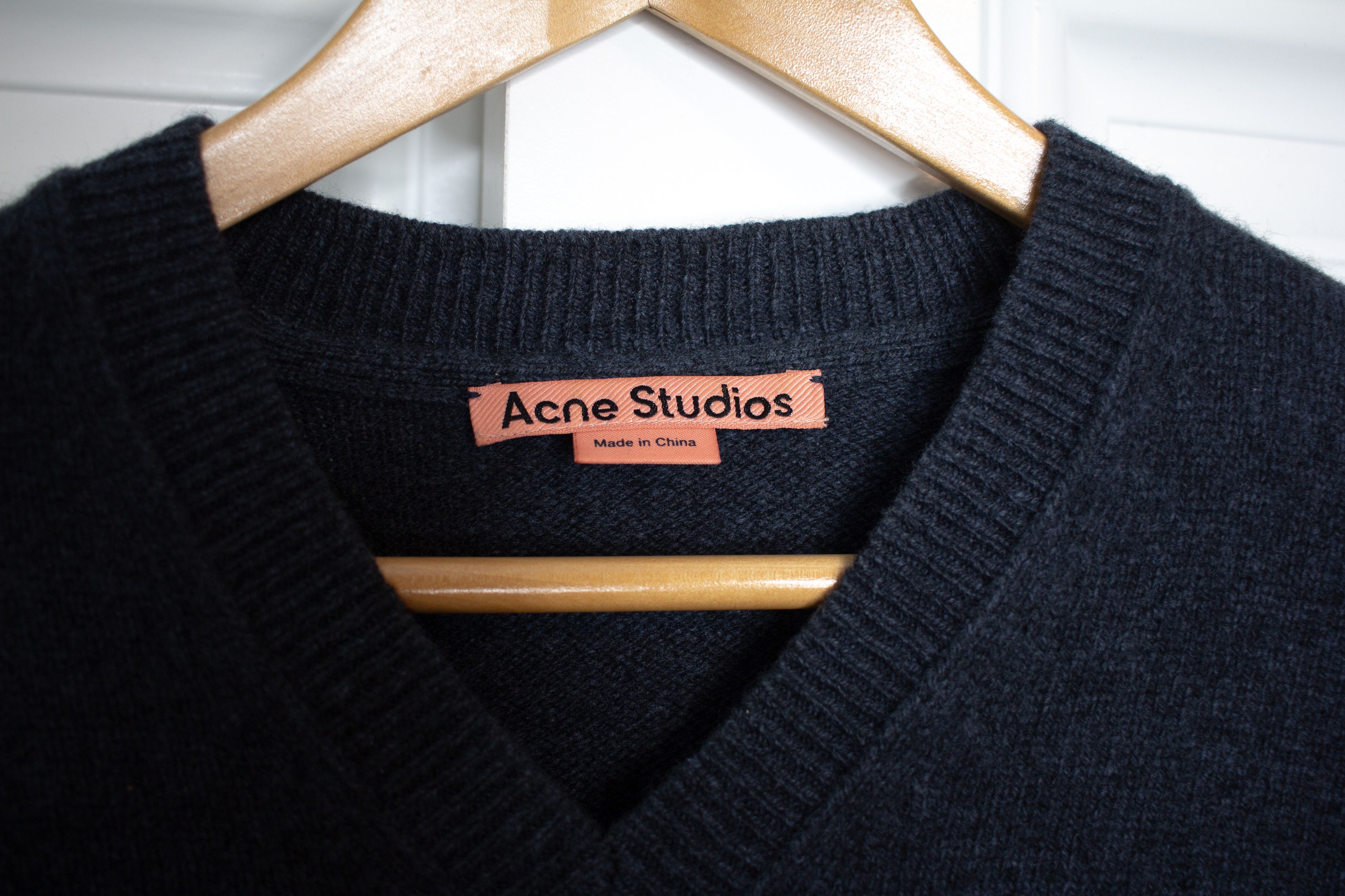 Acne Studios V-Neck Wool Cashmere Jumper Size US L / EU 52-54 / 3 - 3 Thumbnail