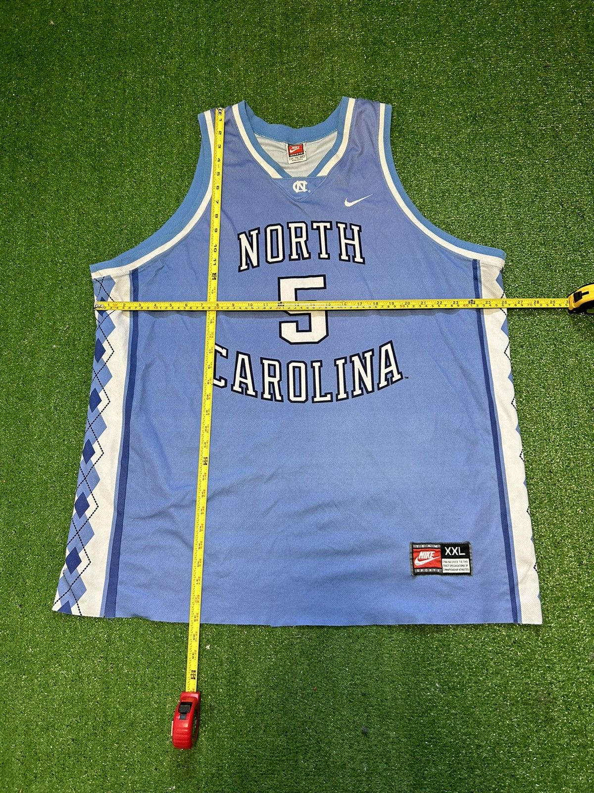 Nike × Vintage Vintage Nike UNC basketball jersey Size US XXL / EU 58 / 5 - 2 Thumbnail