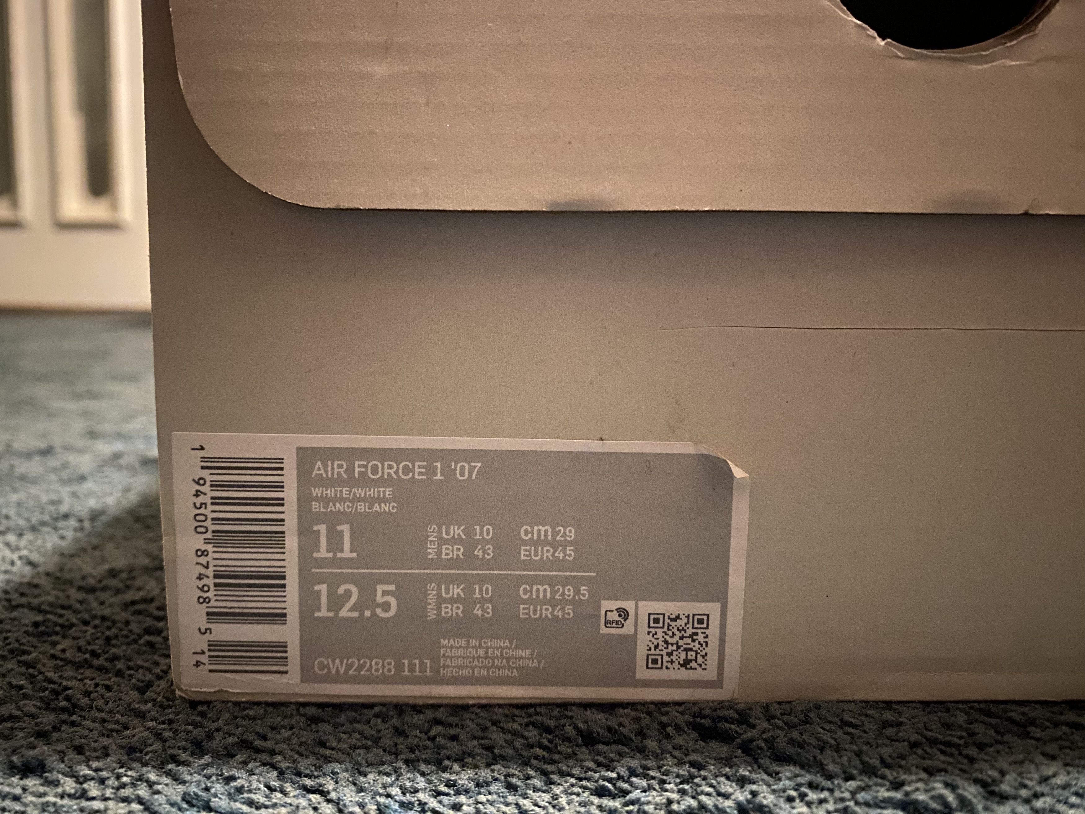 Nike Nike X Kaws Sky High Farm Workwear Edition White Size 11 Size US 11 / EU 44 - 9 Thumbnail