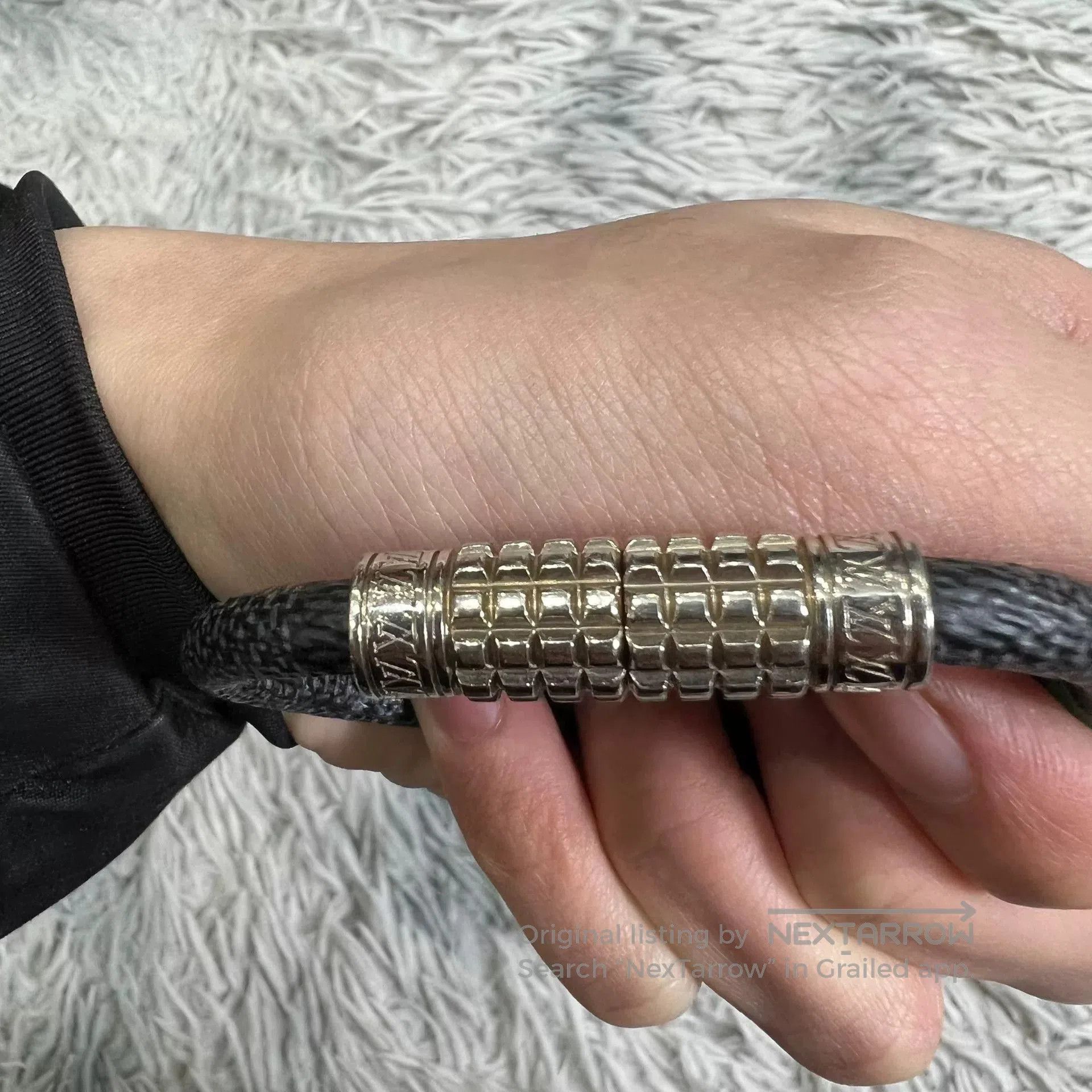 Louis Vuitton LV Bracelet. Size ONE SIZE - 2 Thumbnail