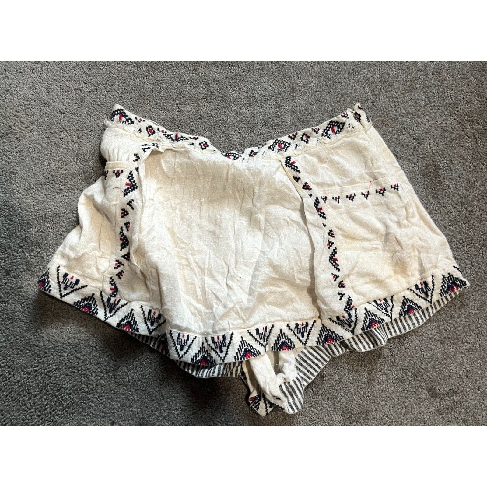 Free People Free People Aztec Embroidery Skorts w Pockets in Ivory Size 6 Size 28" / US 6 / IT 42 - 2 Thumbnail