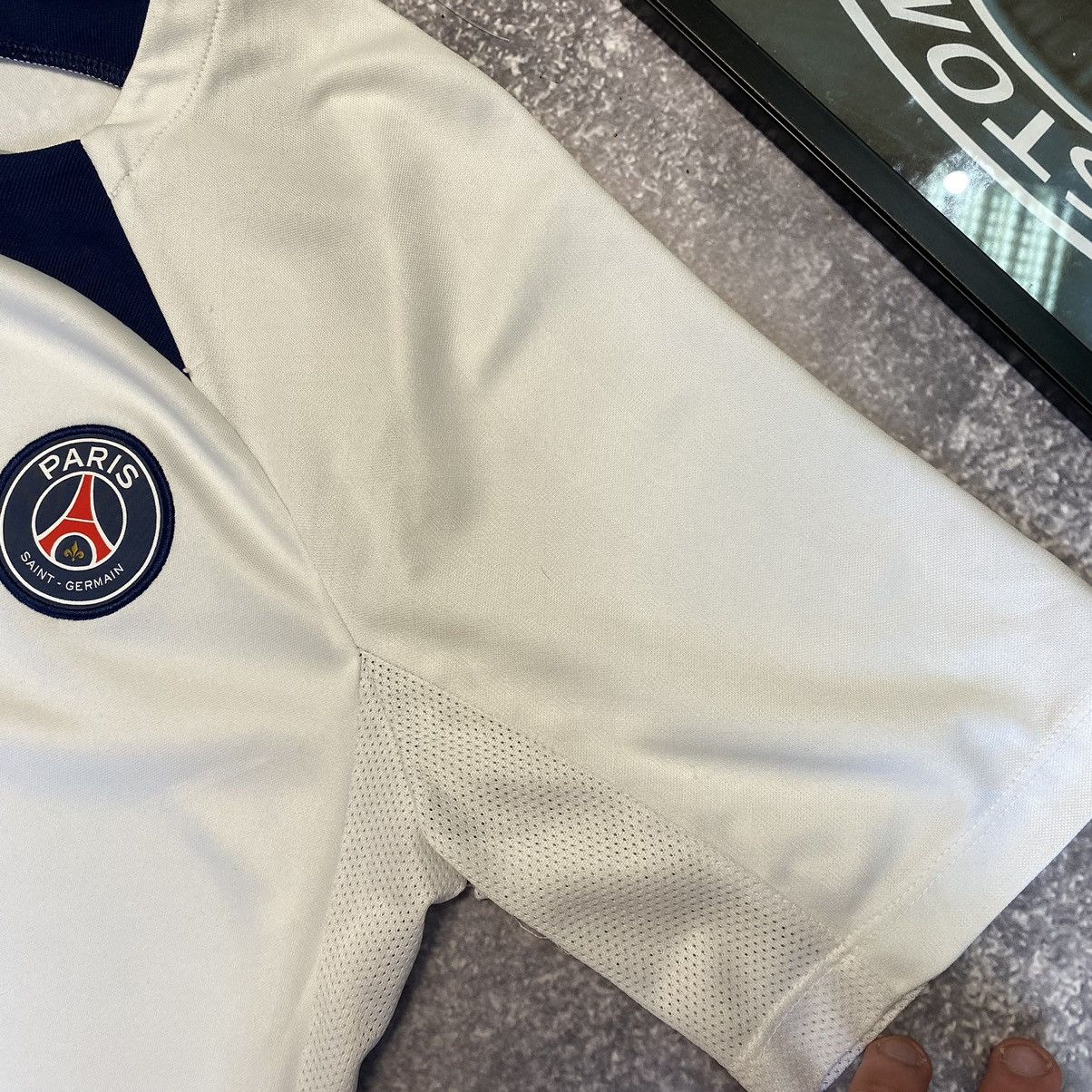 Vintage Vintage Nike Paris Saint-Germain Men’s Soccer Jersey Size US S / EU 44-46 / 1 - 8 Thumbnail