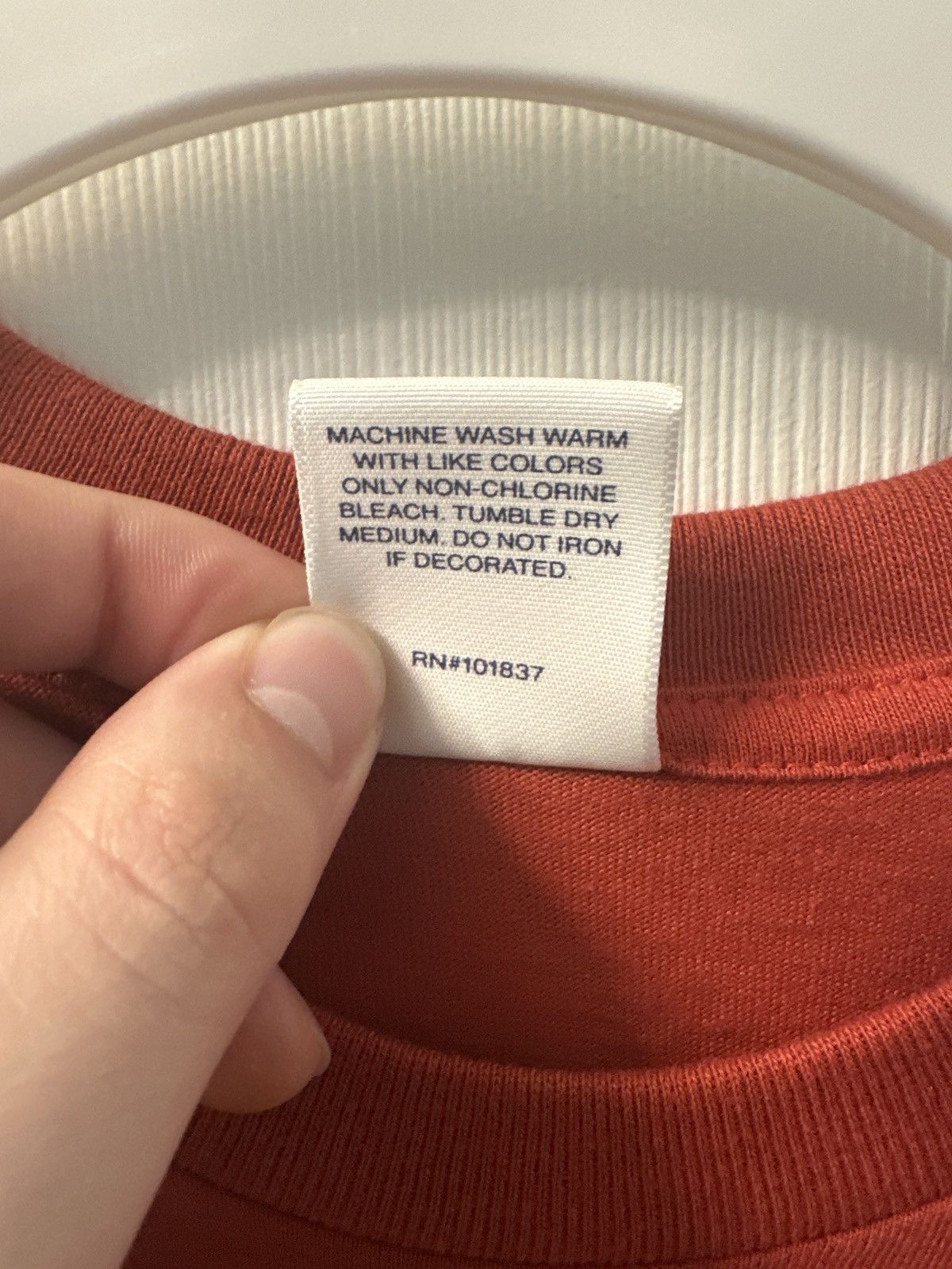 Supreme Supreme Red Friends Tee Size US M / EU 48-50 / 2 - 4 Thumbnail
