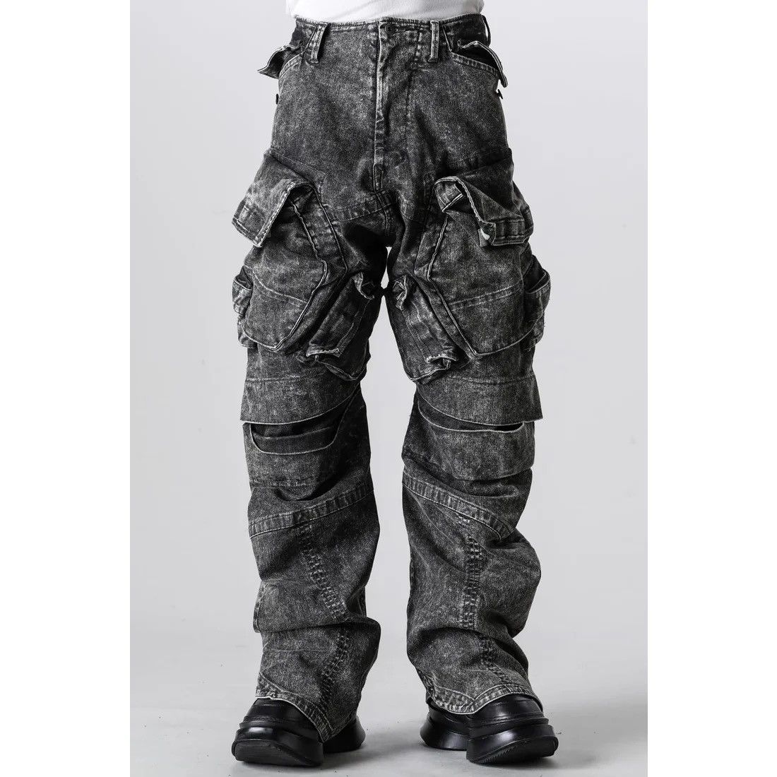 Julius JULIUS_7 WIDE GASMASK CARGO PANTS size 4 Size US 38 / EU 54 - 1 Thumbnail