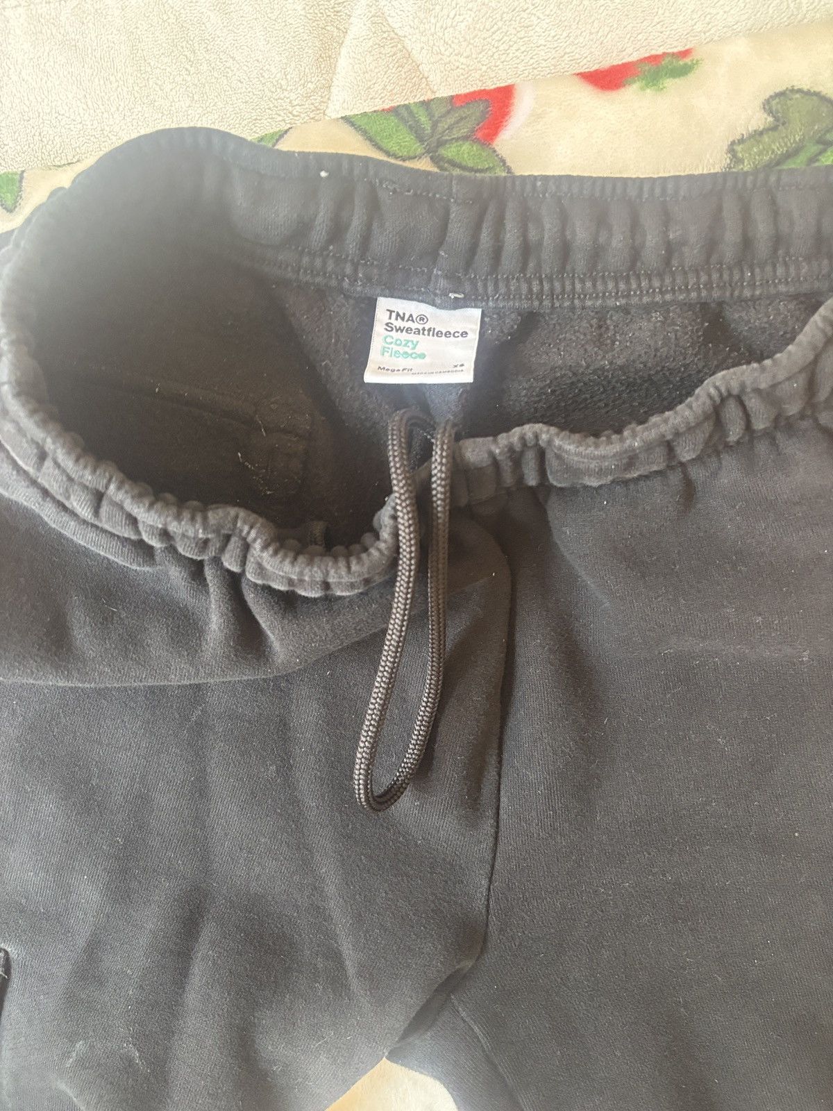 Aritzia Black Aritzia Cargo Sweats Size 26" / US 2 / IT 38 - 3 Thumbnail