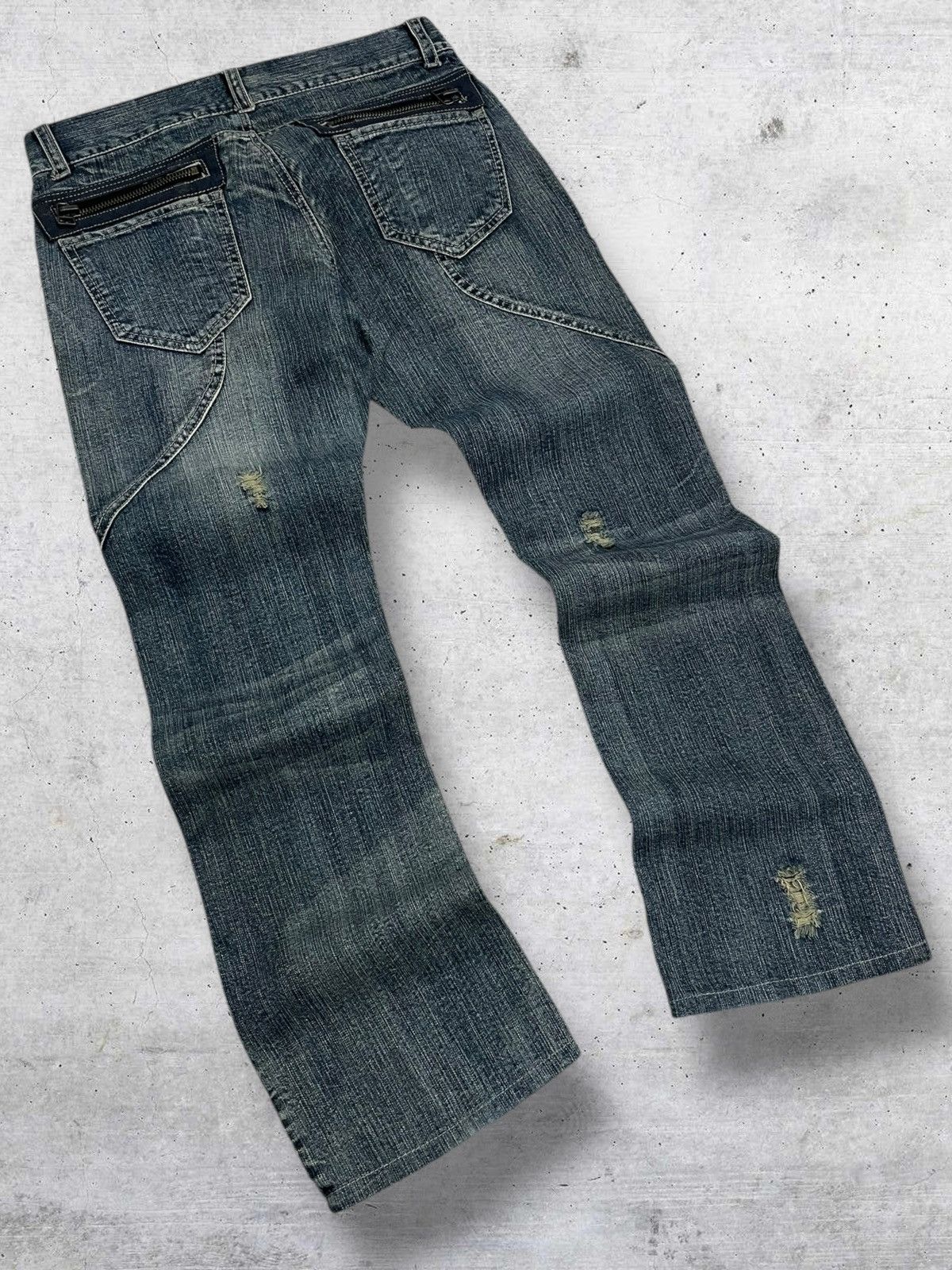 In The Attic IN THE ATTIC DISTRESSED DENIM WITH MULTIZIP POCKET DETAILING Size US 30 / EU 46 - 9 Thumbnail