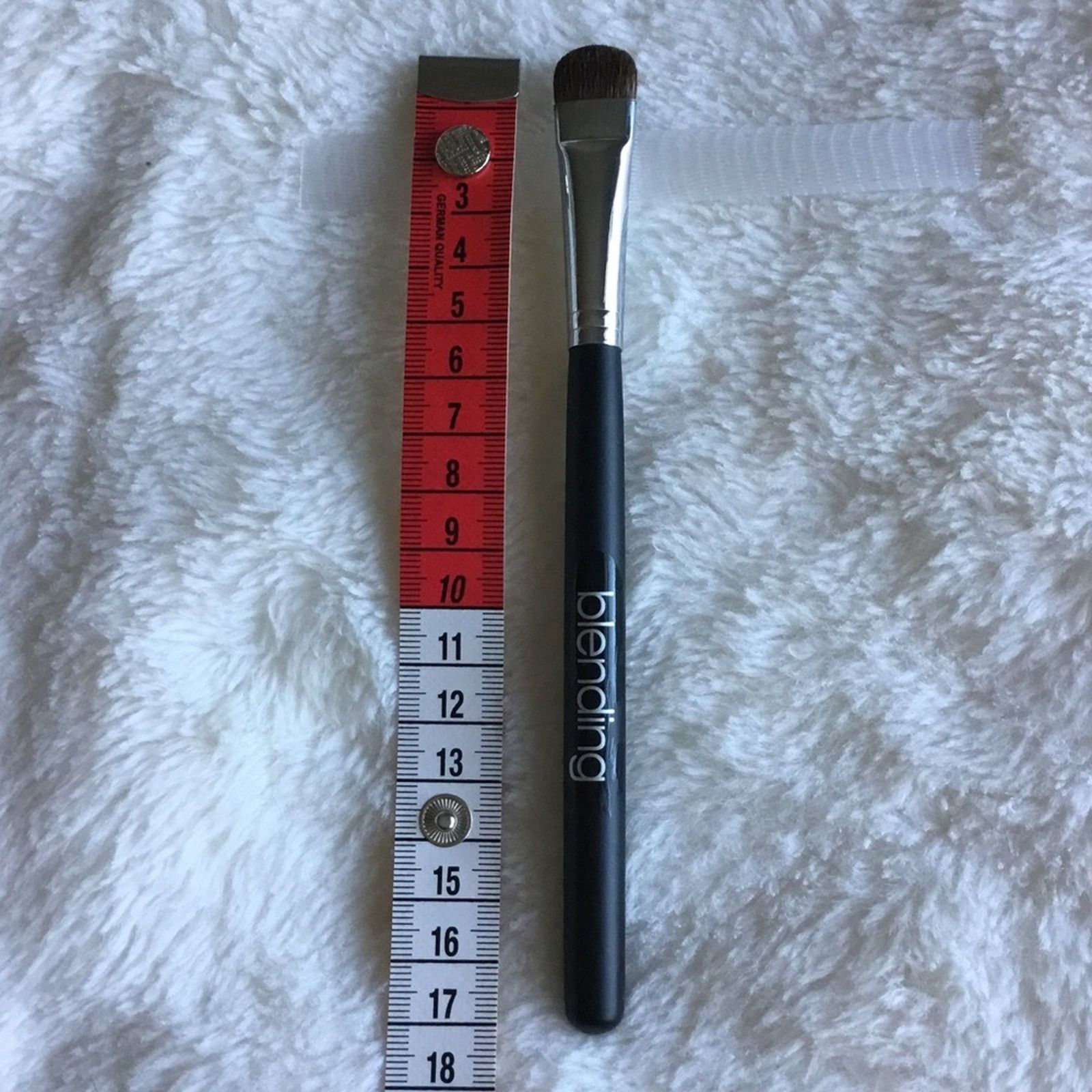 Other Mirabella Black Eyeshadow Blending Brush Size ONE SIZE - 9 Thumbnail