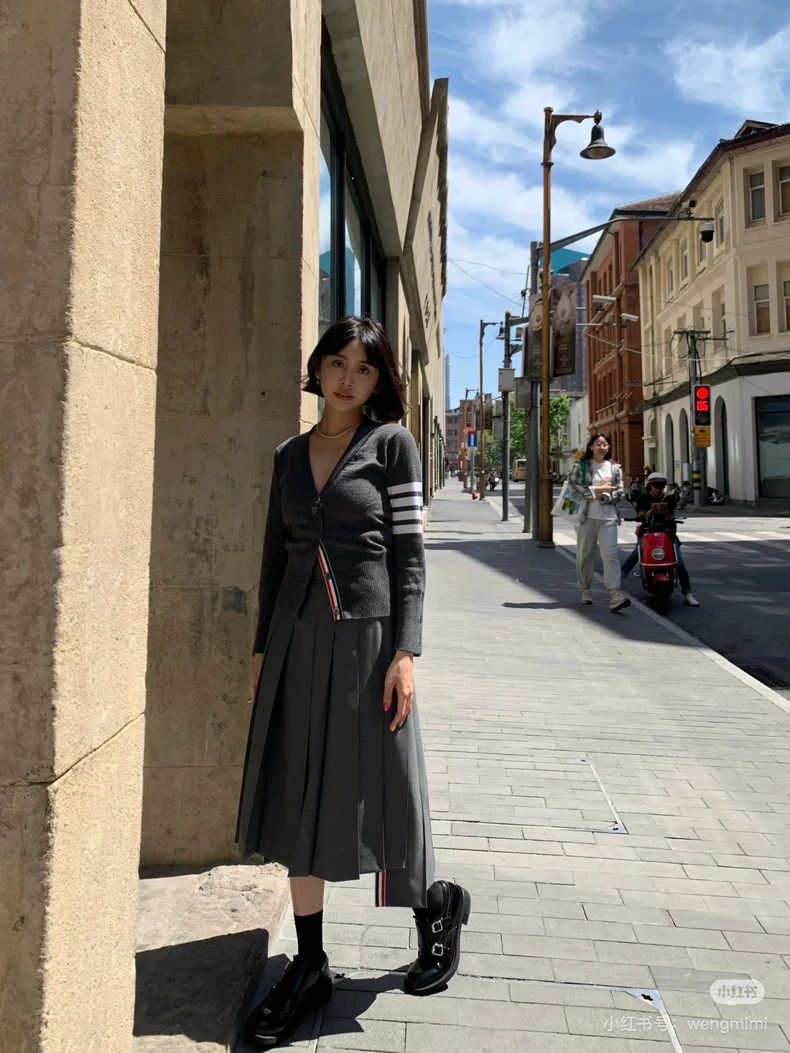 Thom Browne Thom Browne A gray pleated half-length dress Size 26" / US 2 / IT 38 - 8 Thumbnail