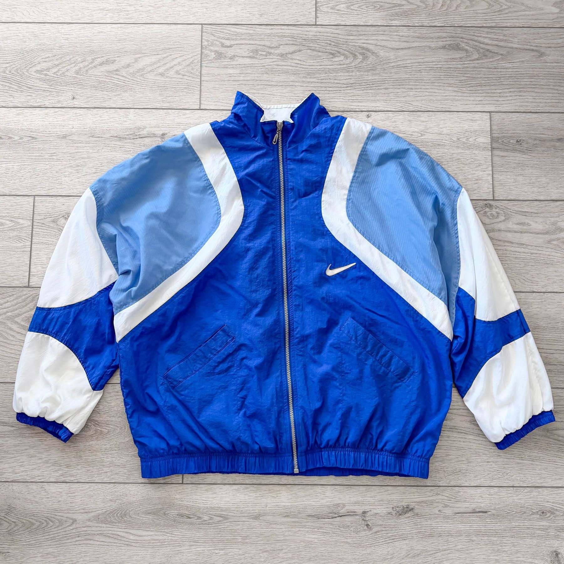 Nike Vintage Nike Small Swoosh Logo Softshell Windbreaker Jacket Size US XL / EU 56 / 4 - 4 Thumbnail