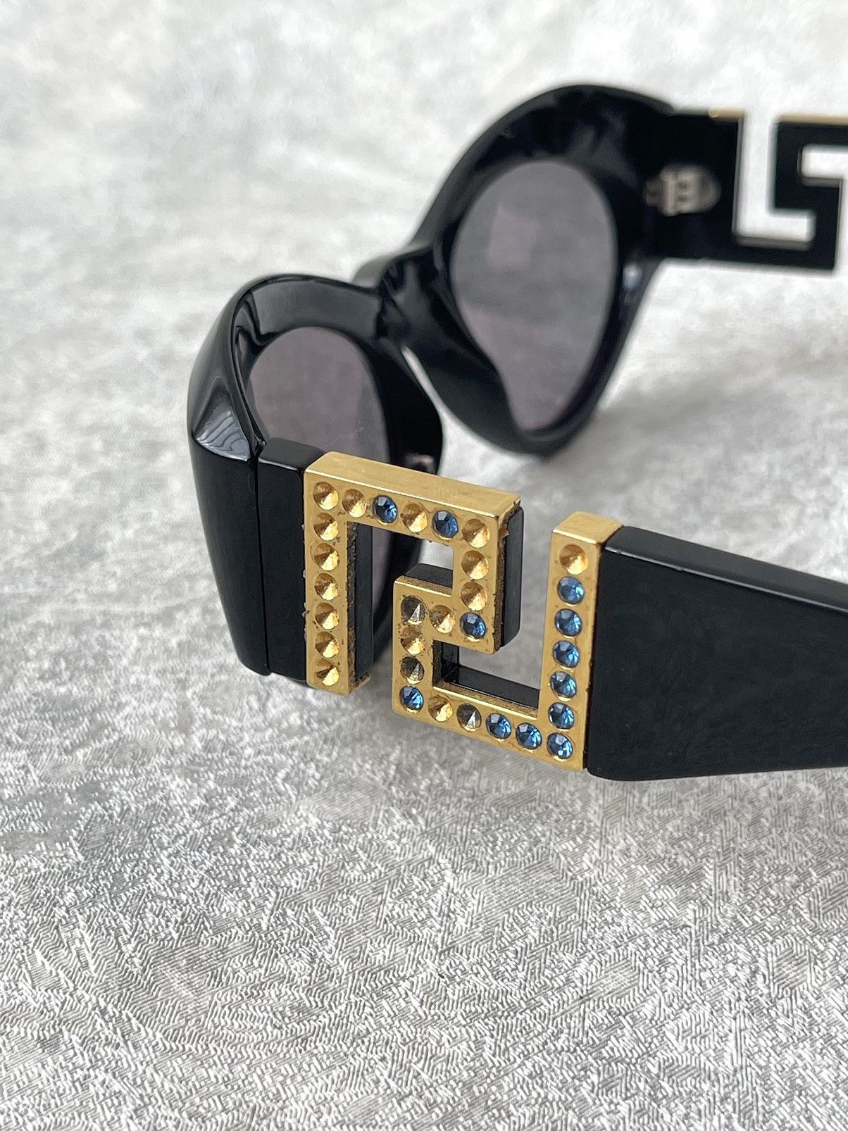 Versace 90s Vintage Gianni Versace T74/B Rhinestone Greca Sunglasses Size ONE SIZE - 4 Thumbnail