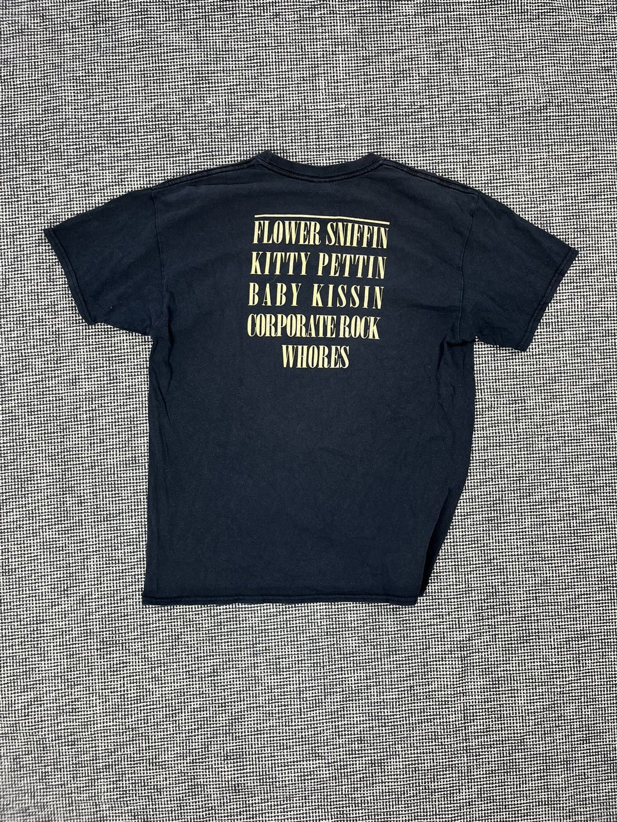 Band Tees × Nirvana Faded nirvana flower sniffin distressed band tee Size US L / EU 52-54 / 3 - 2 Thumbnail