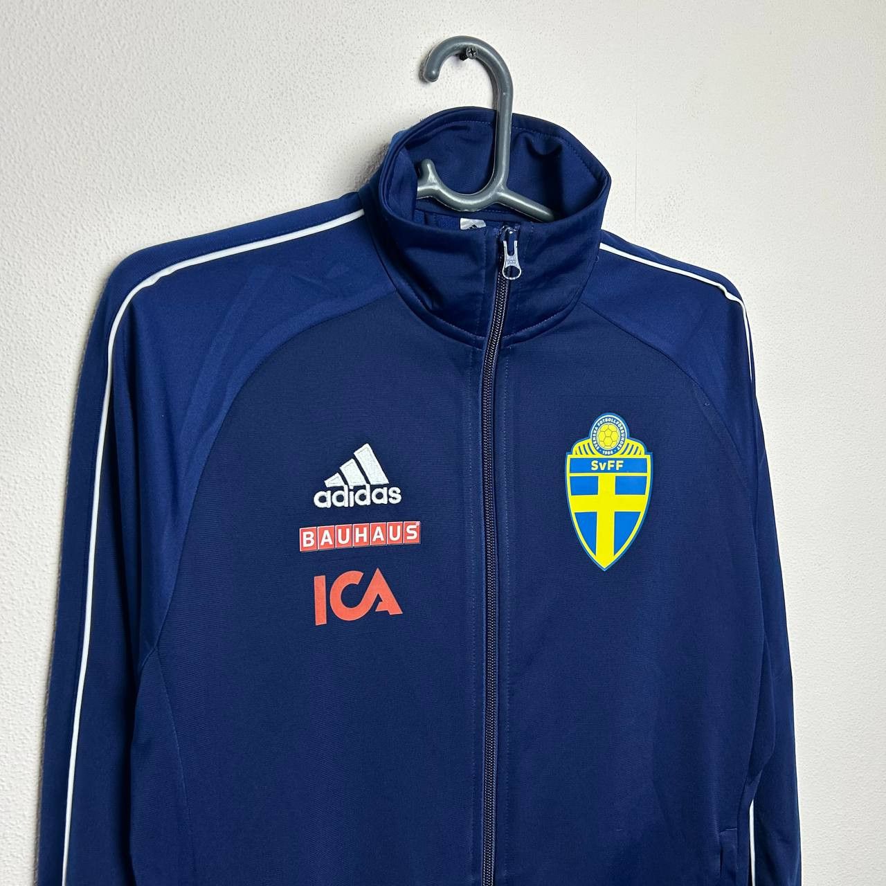 Adidas Mens Adidas Sweden national soccer training sweatshirt Size US XS / EU 42 / 0 - 2 Thumbnail